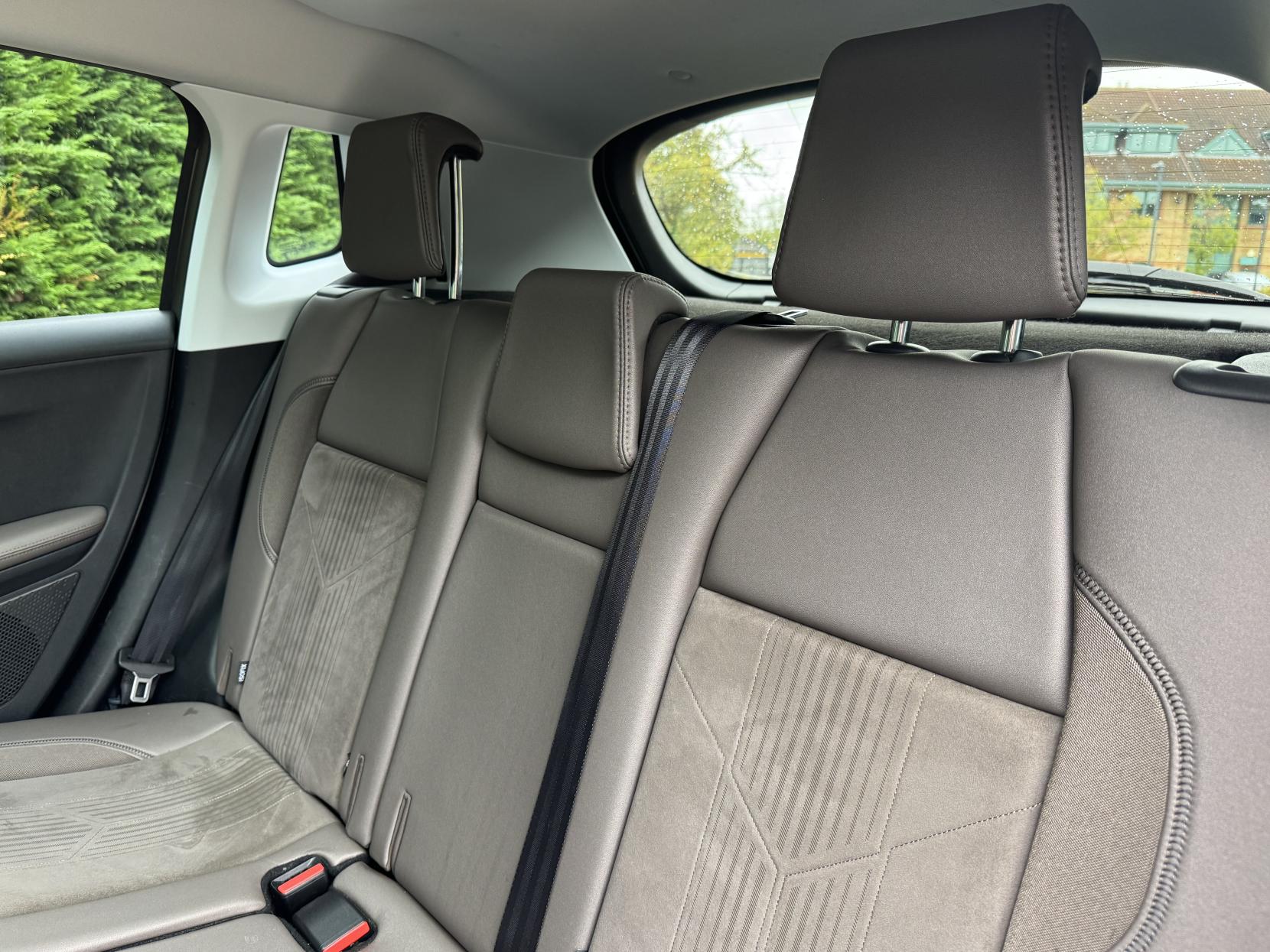 Peugeot 2008 1.6 e-HDi Feline SUV 5dr Diesel Manual Euro 5 (s/s) (Calima) (92 ps)