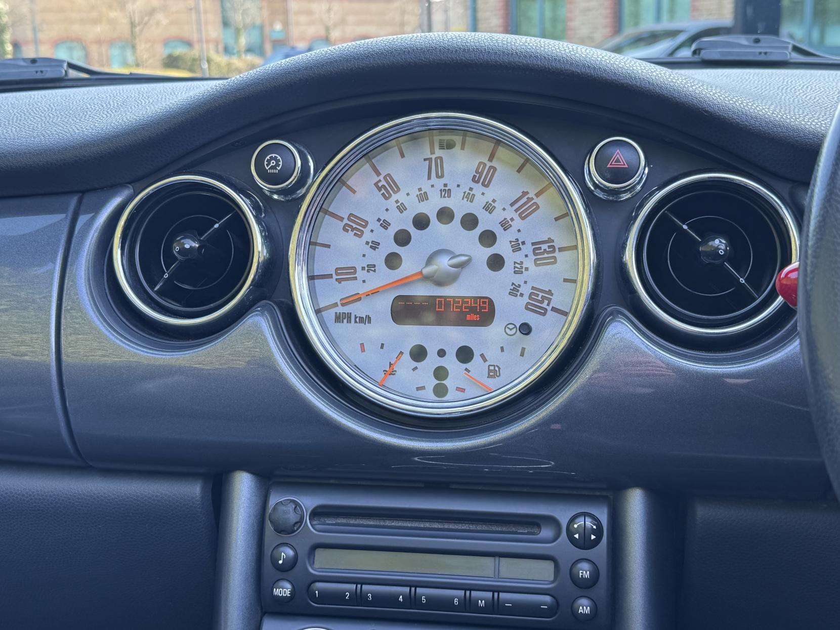 MINI Convertible 1.6 Cooper Convertible 2dr Petrol Manual Euro 3 (115 ps)