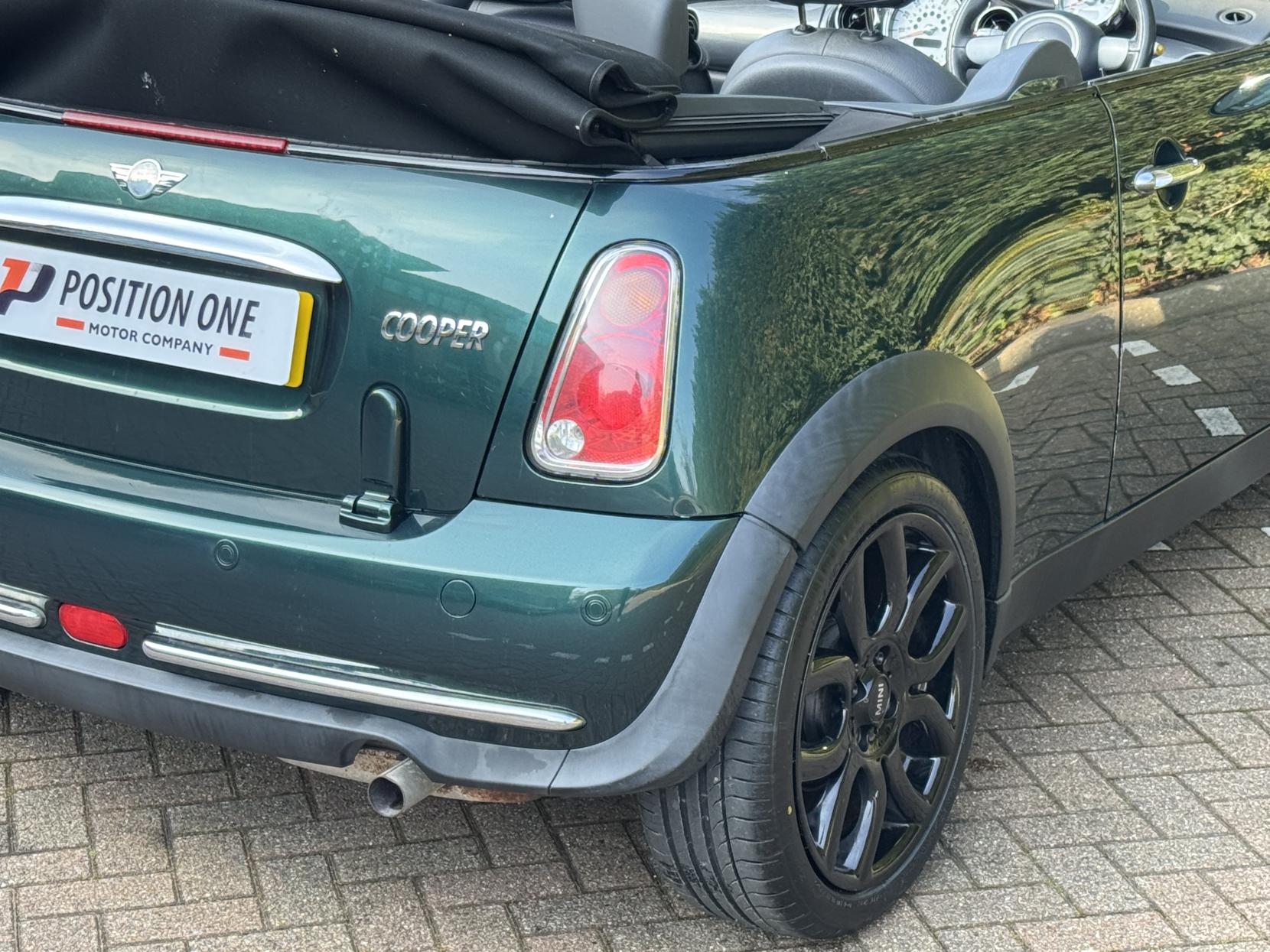 MINI Convertible 1.6 Cooper Convertible 2dr Petrol Manual Euro 3 (115 ps)
