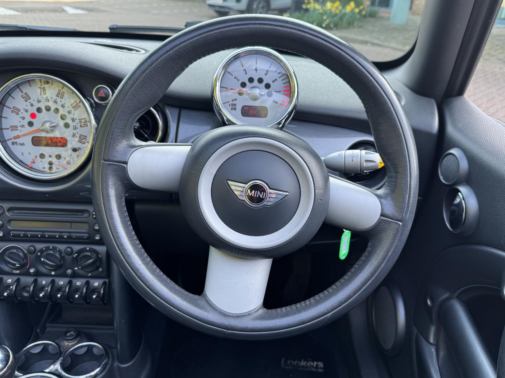 MINI Convertible 1.6 Cooper Convertible 2dr Petrol Manual Euro 3 (115 ps)