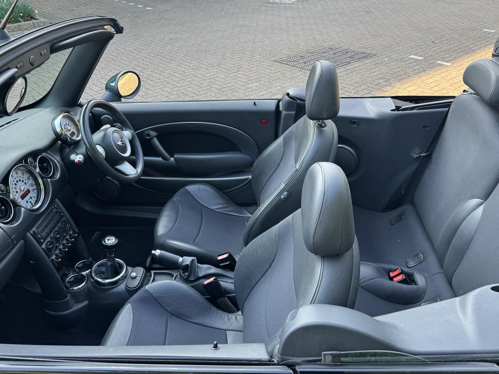 MINI Convertible 1.6 Cooper Convertible 2dr Petrol Manual Euro 3 (115 ps)