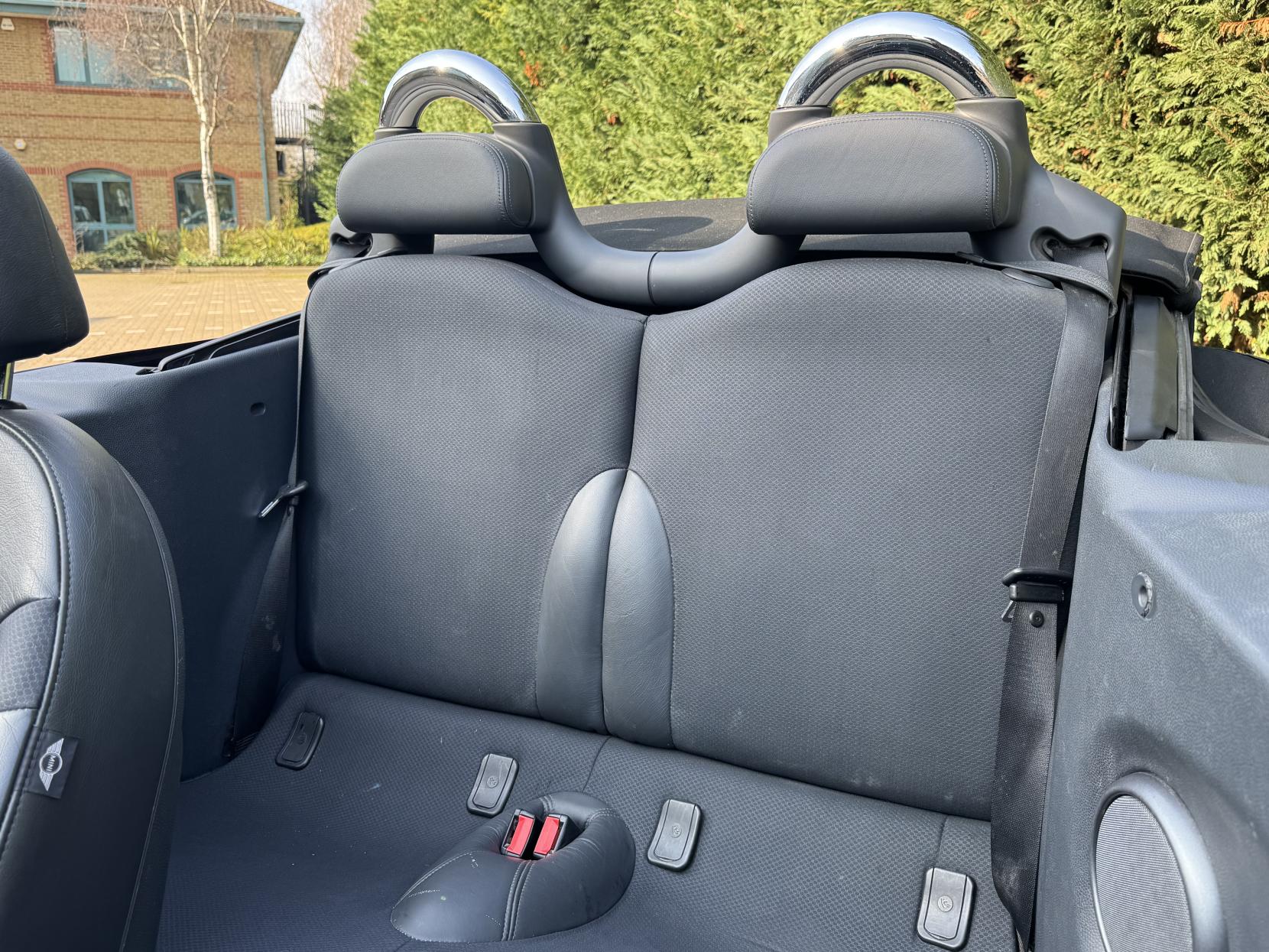 MINI Convertible 1.6 Cooper Convertible 2dr Petrol Manual Euro 3 (115 ps)