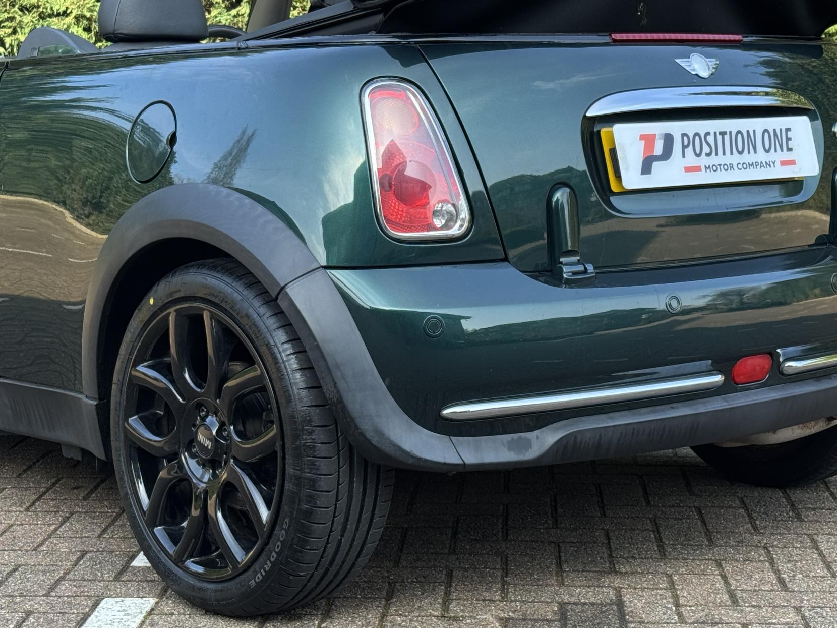 MINI Convertible 1.6 Cooper Convertible 2dr Petrol Manual Euro 3 (115 ps)