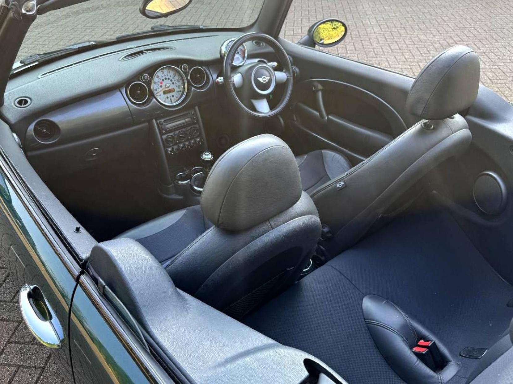 MINI Convertible 1.6 Cooper Convertible 2dr Petrol Manual Euro 3 (115 ps)