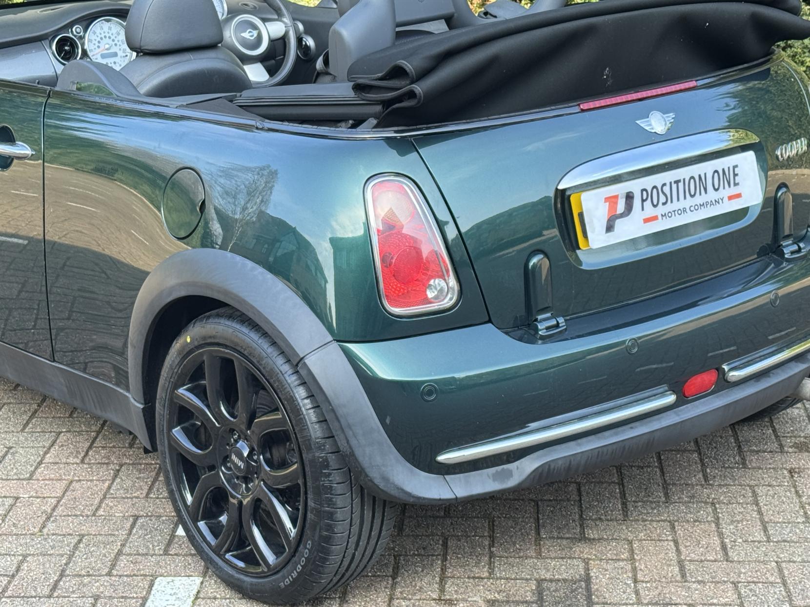 MINI Convertible 1.6 Cooper Convertible 2dr Petrol Manual Euro 3 (115 ps)