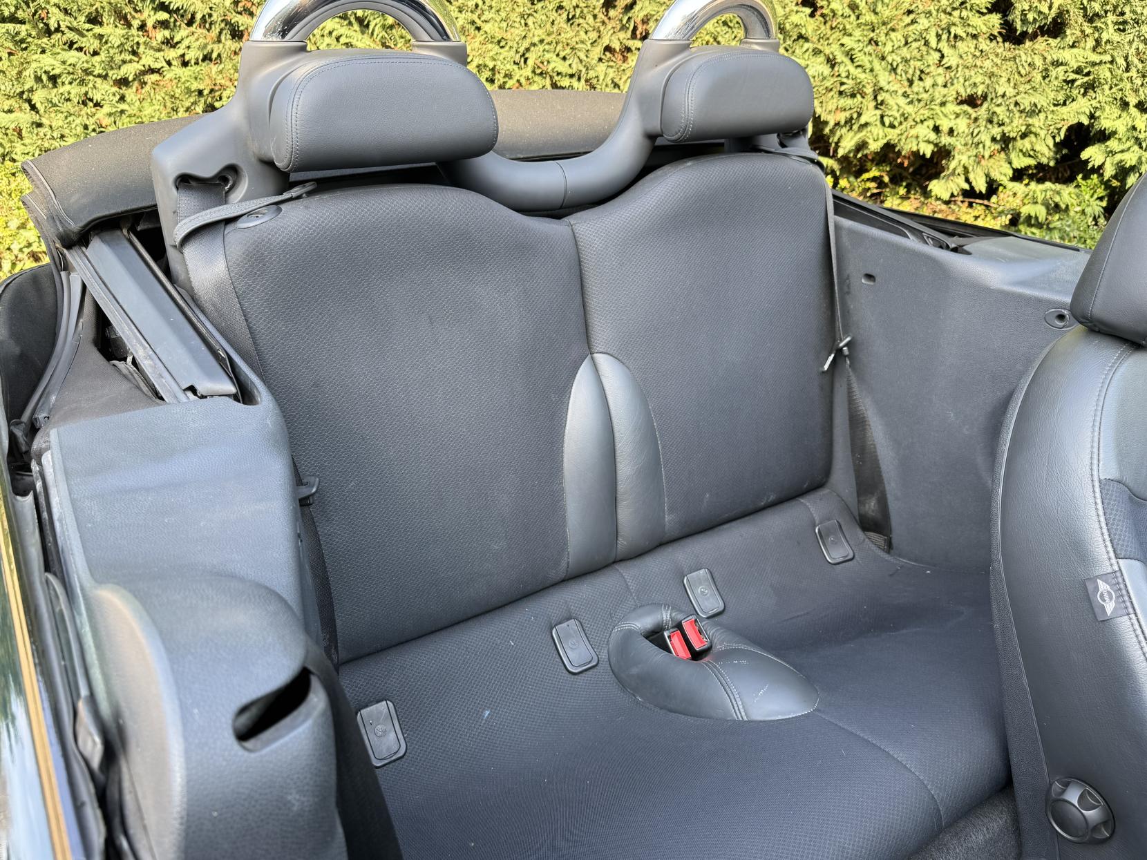 MINI Convertible 1.6 Cooper Convertible 2dr Petrol Manual Euro 3 (115 ps)