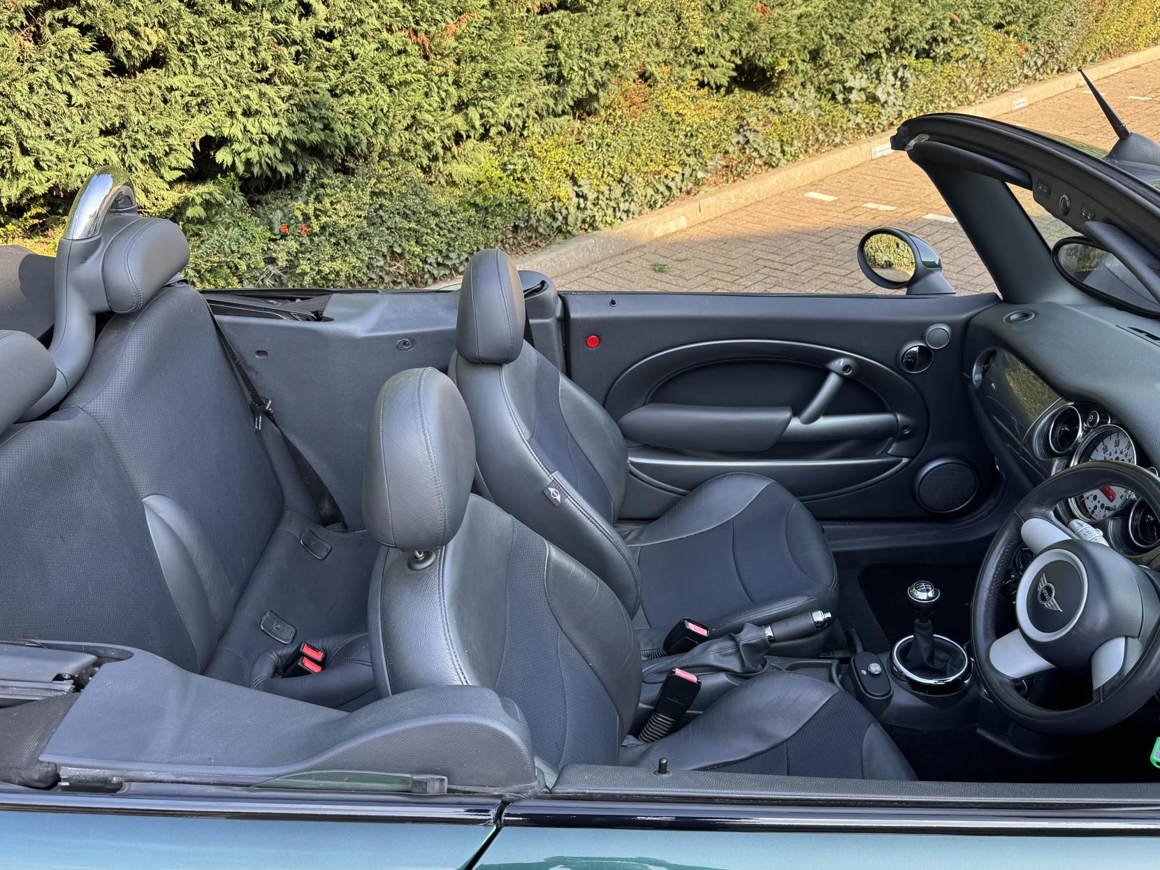 MINI Convertible 1.6 Cooper Convertible 2dr Petrol Manual Euro 3 (115 ps)