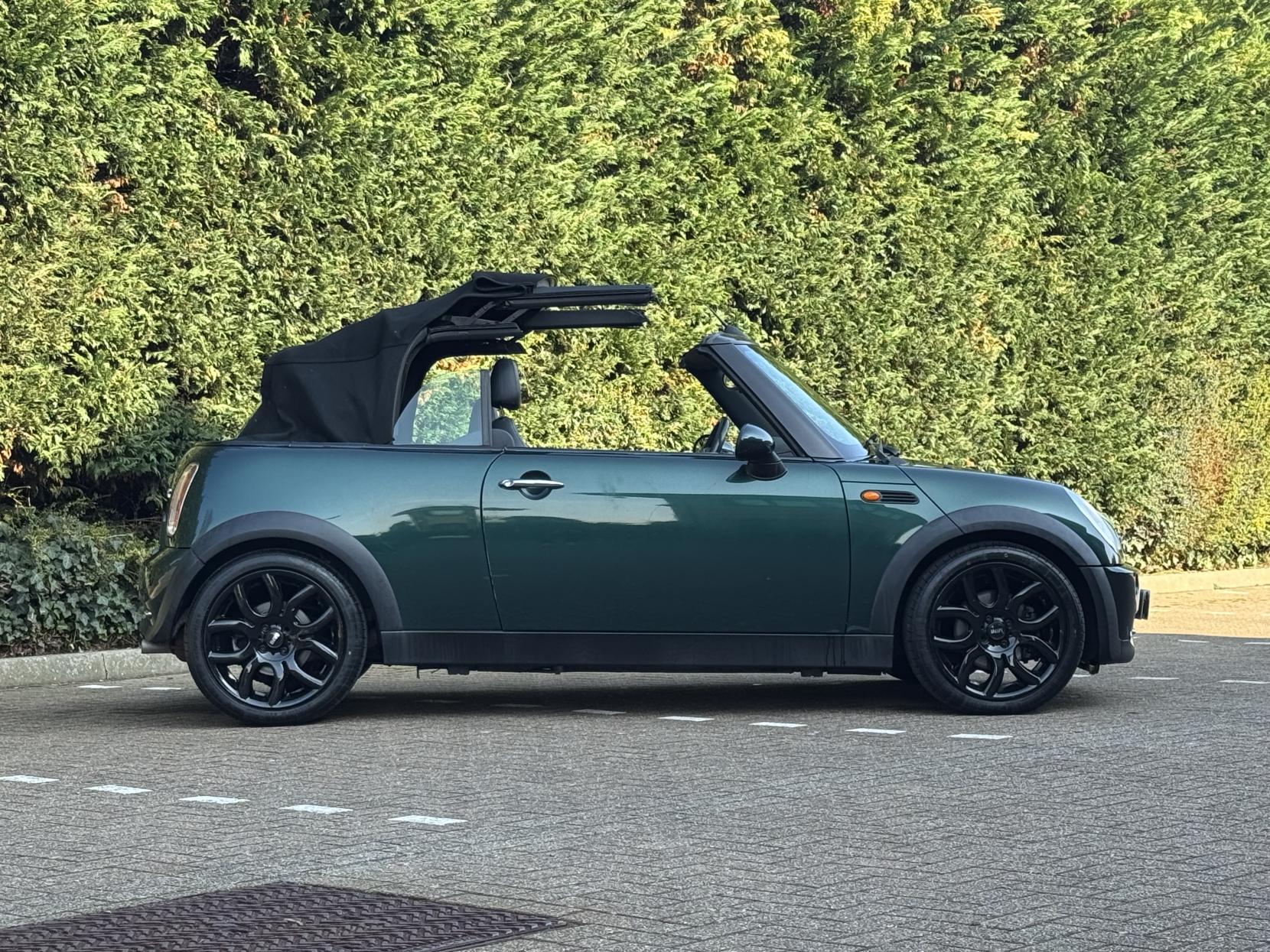 MINI Convertible 1.6 Cooper Convertible 2dr Petrol Manual Euro 3 (115 ps)