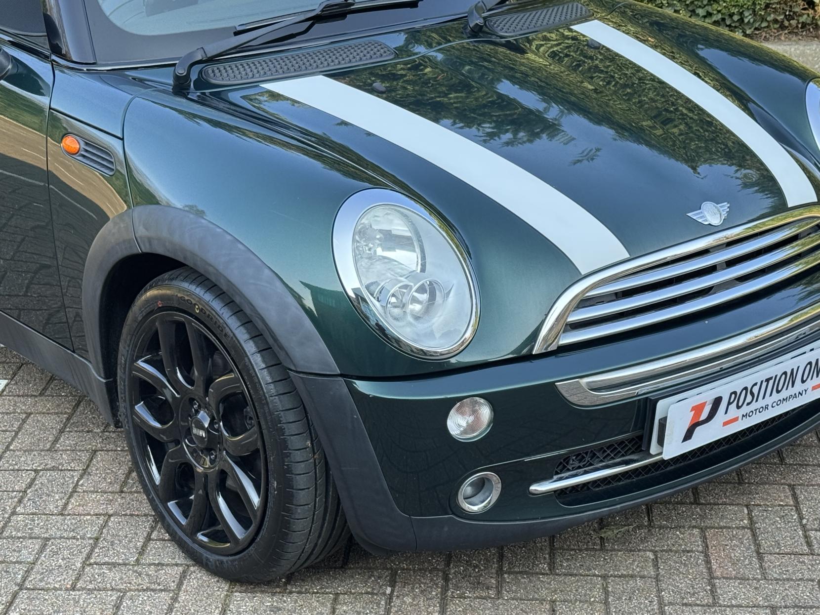 MINI Convertible 1.6 Cooper Convertible 2dr Petrol Manual Euro 3 (115 ps)
