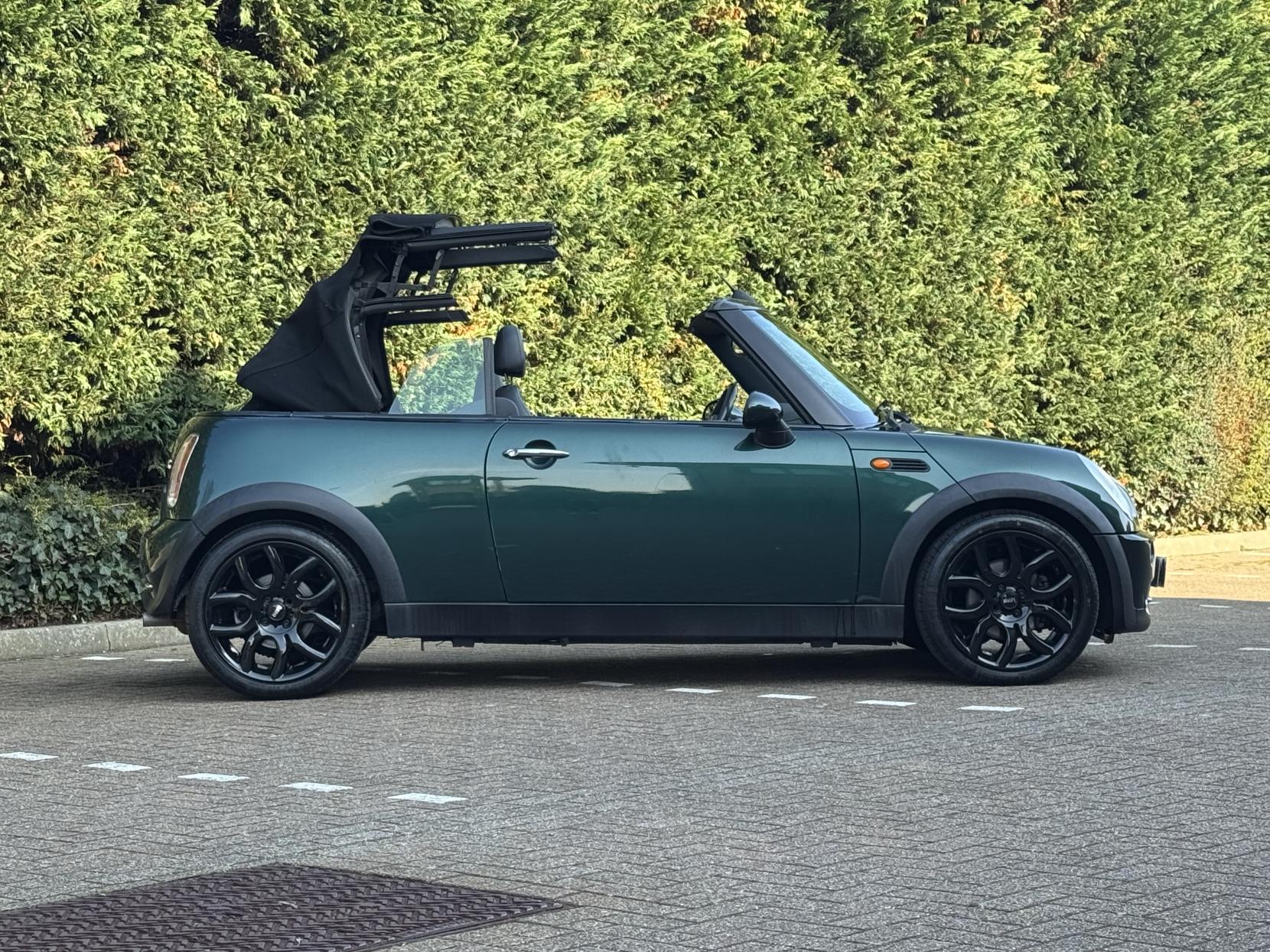 MINI Convertible 1.6 Cooper Convertible 2dr Petrol Manual Euro 3 (115 ps)