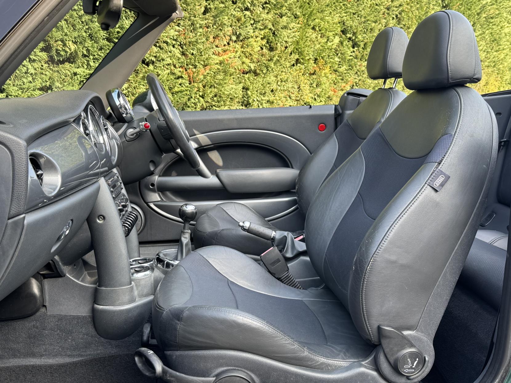 MINI Convertible 1.6 Cooper Convertible 2dr Petrol Manual Euro 3 (115 ps)