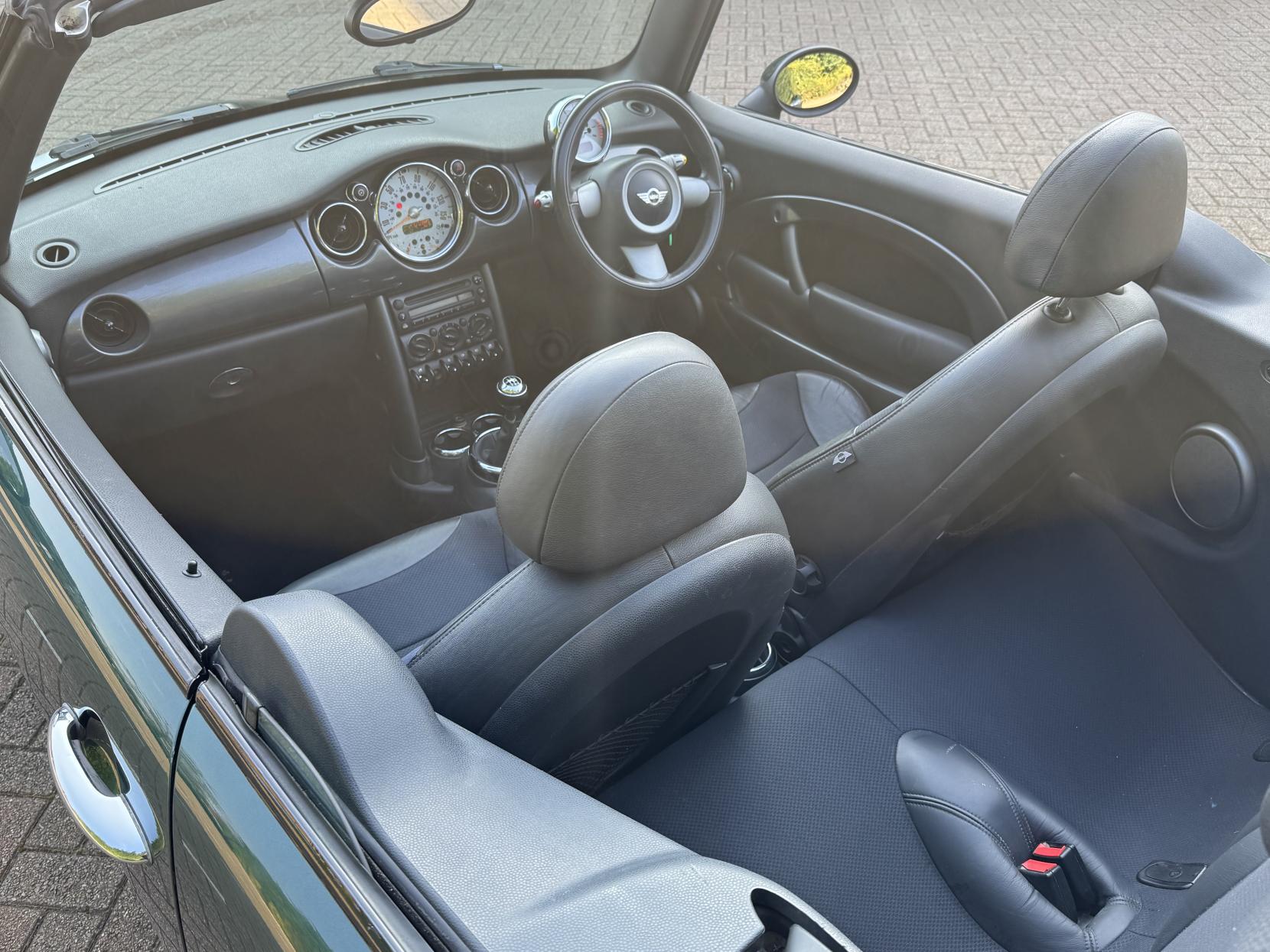 MINI Convertible 1.6 Cooper Convertible 2dr Petrol Manual Euro 3 (115 ps)