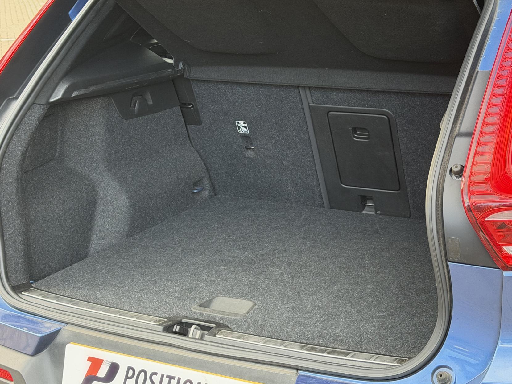 Volvo XC40 2.0 T4 R-Design Pro SUV 5dr Petrol Auto AWD Euro 6 (s/s) (190 ps)