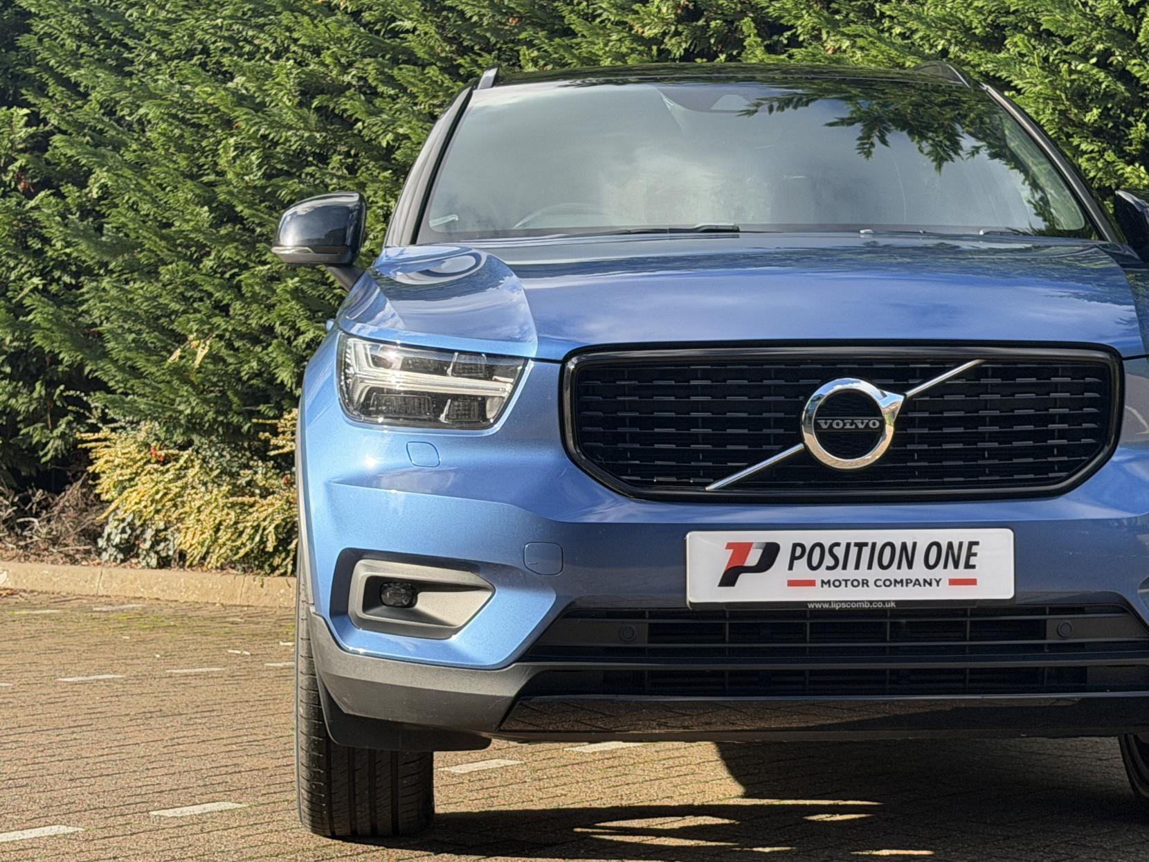 Volvo XC40 2.0 T4 R-Design Pro SUV 5dr Petrol Auto AWD Euro 6 (s/s) (190 ps)