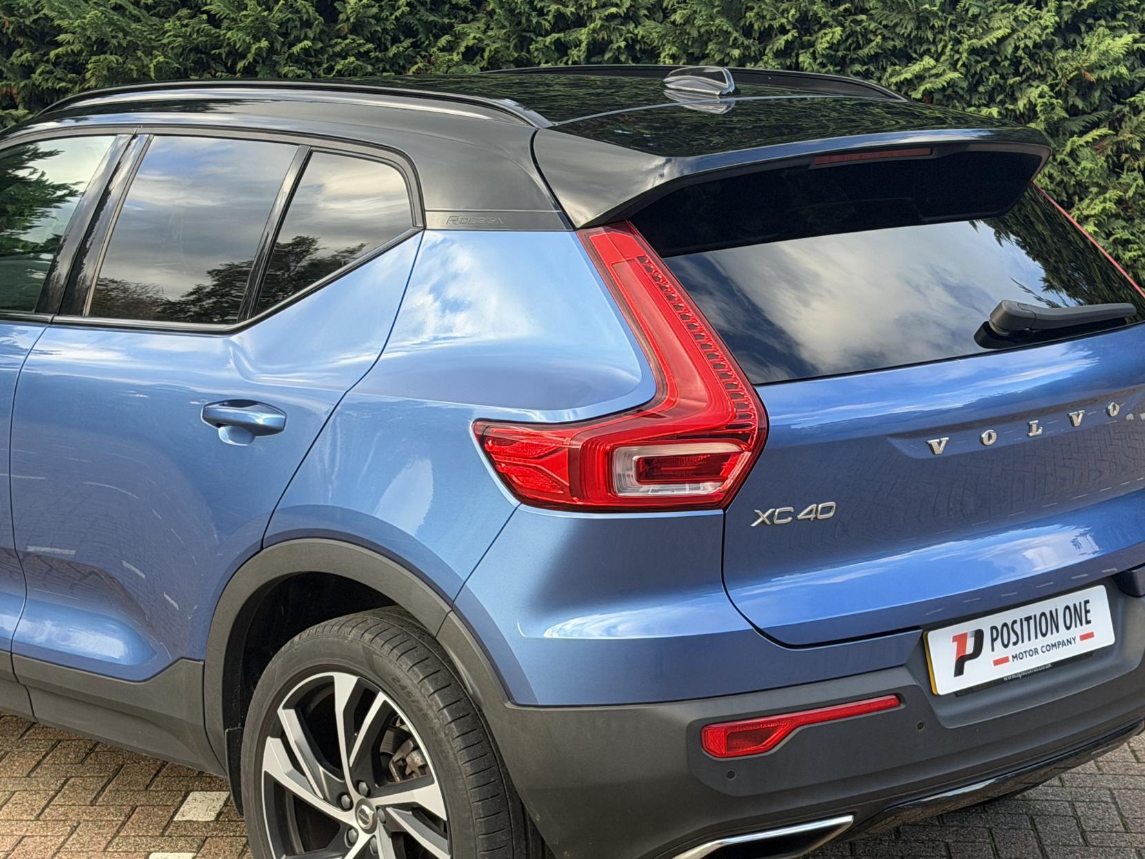 Volvo XC40 2.0 T4 R-Design Pro SUV 5dr Petrol Auto AWD Euro 6 (s/s) (190 ps)