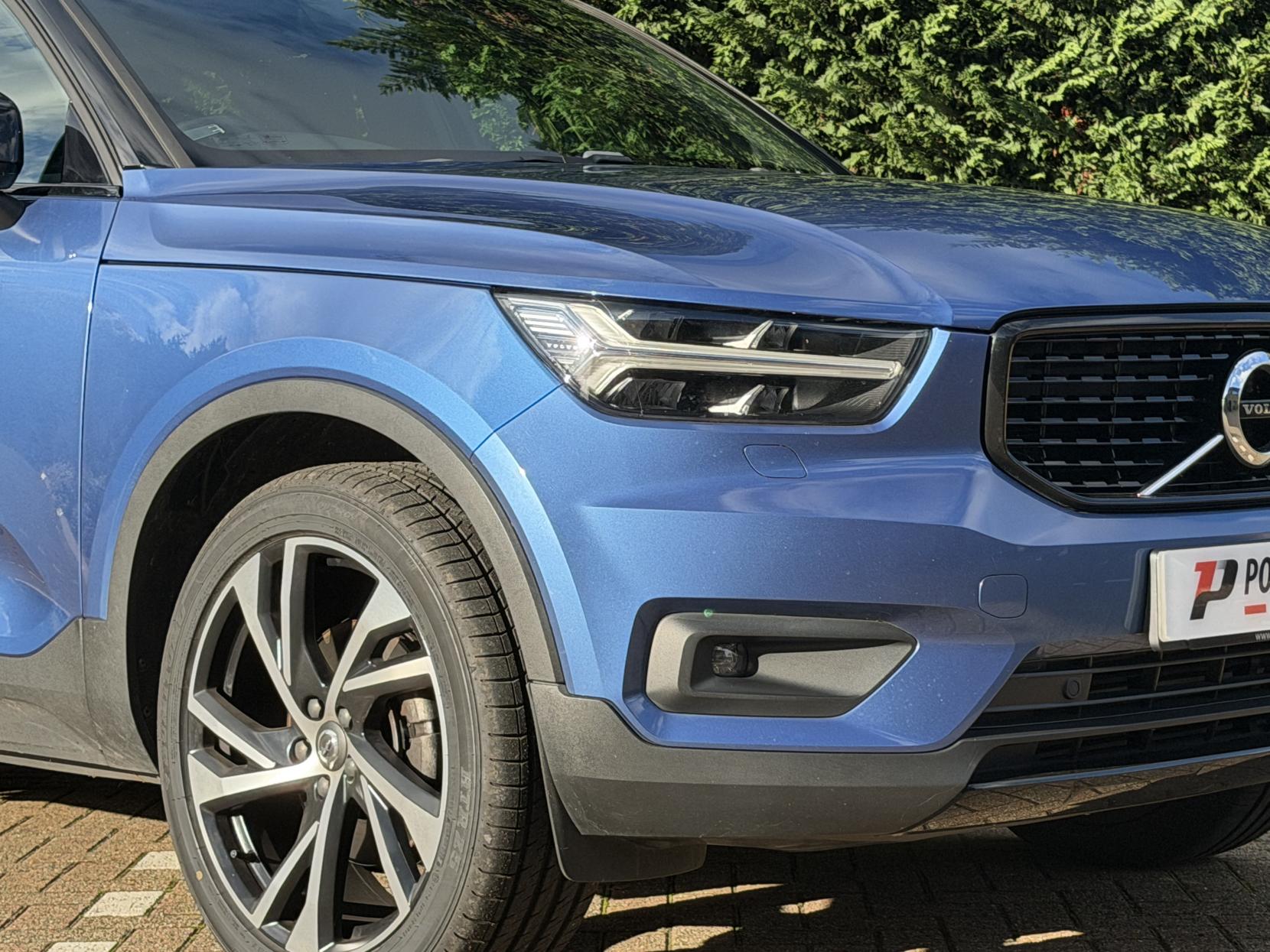 Volvo XC40 2.0 T4 R-Design Pro SUV 5dr Petrol Auto AWD Euro 6 (s/s) (190 ps)