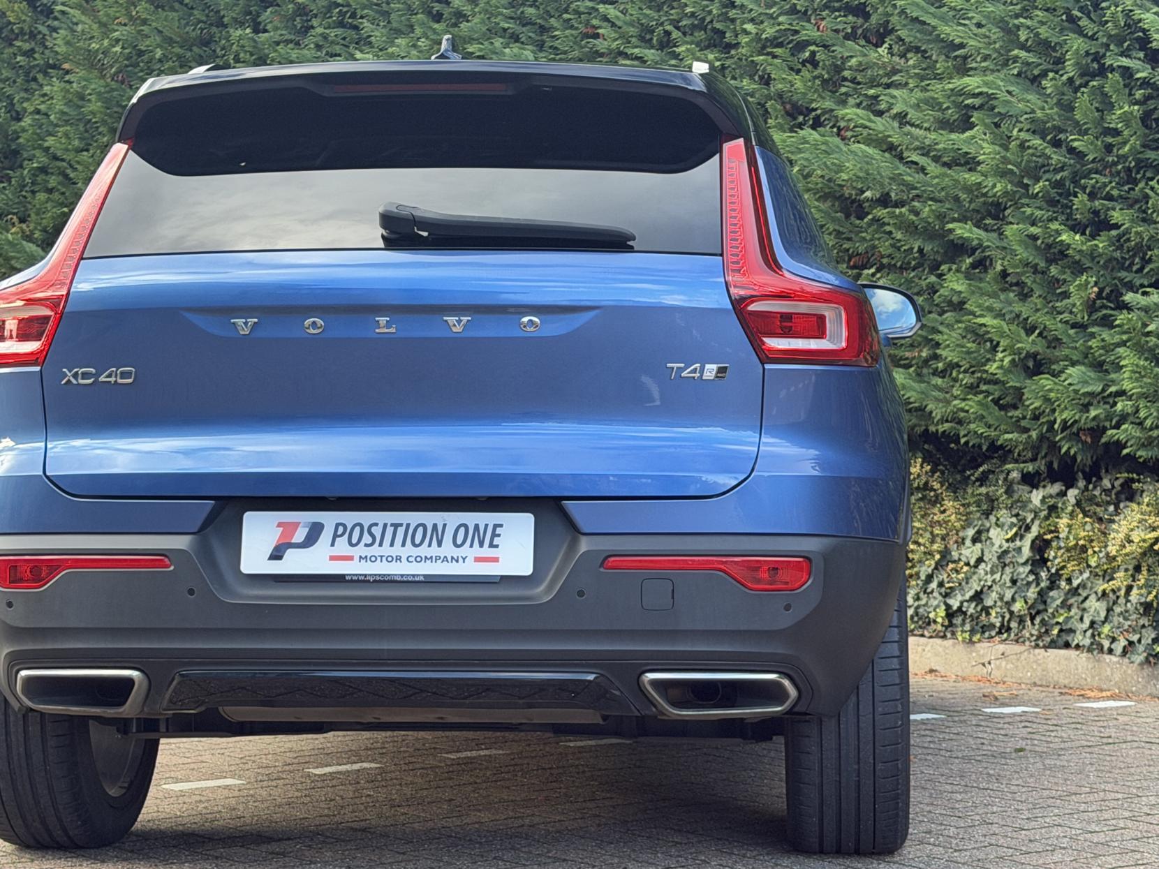 Volvo XC40 2.0 T4 R-Design Pro SUV 5dr Petrol Auto AWD Euro 6 (s/s) (190 ps)