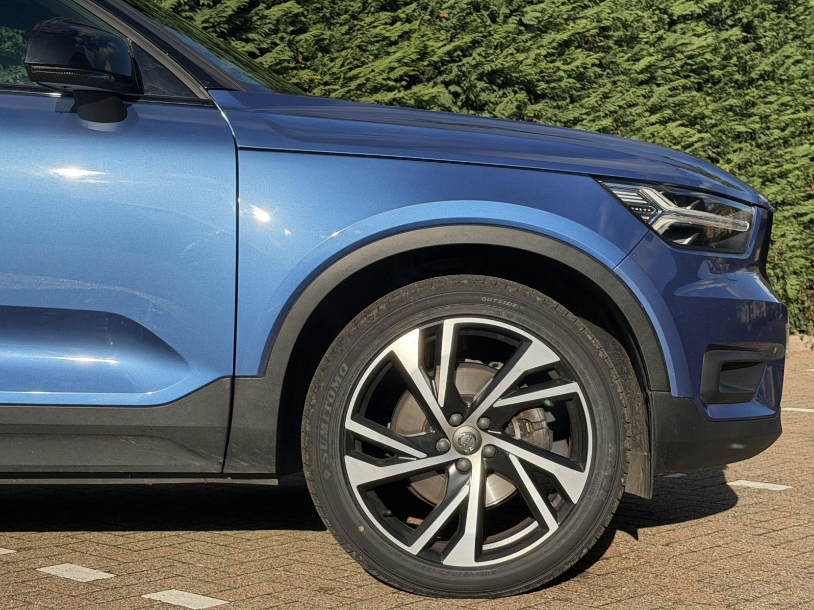 Volvo XC40 2.0 T4 R-Design Pro SUV 5dr Petrol Auto AWD Euro 6 (s/s) (190 ps)