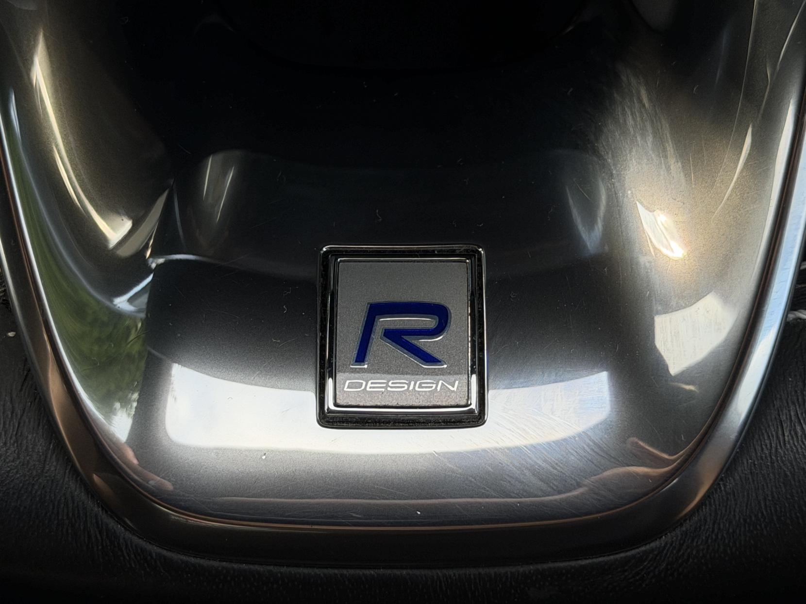 Volvo XC40 2.0 T4 R-Design Pro SUV 5dr Petrol Auto AWD Euro 6 (s/s) (190 ps)