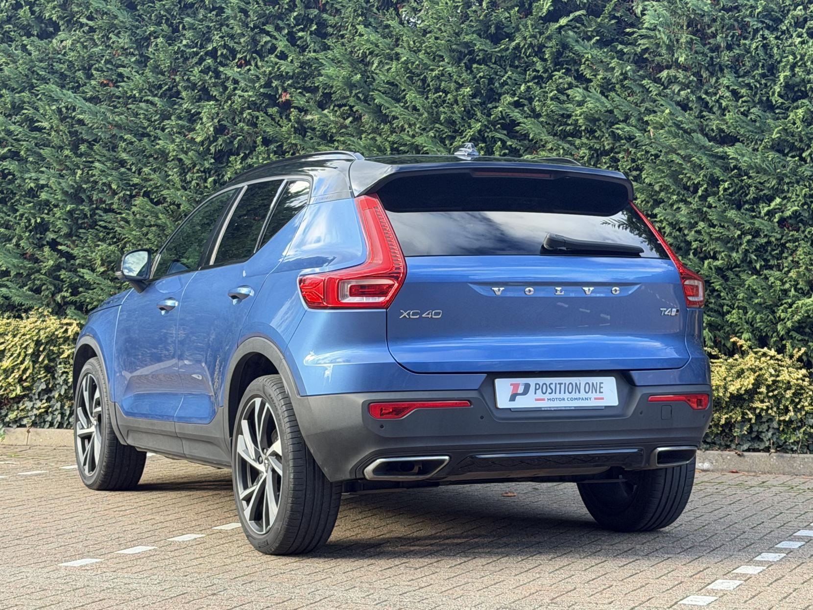 Volvo XC40 2.0 T4 R-Design Pro SUV 5dr Petrol Auto AWD Euro 6 (s/s) (190 ps)