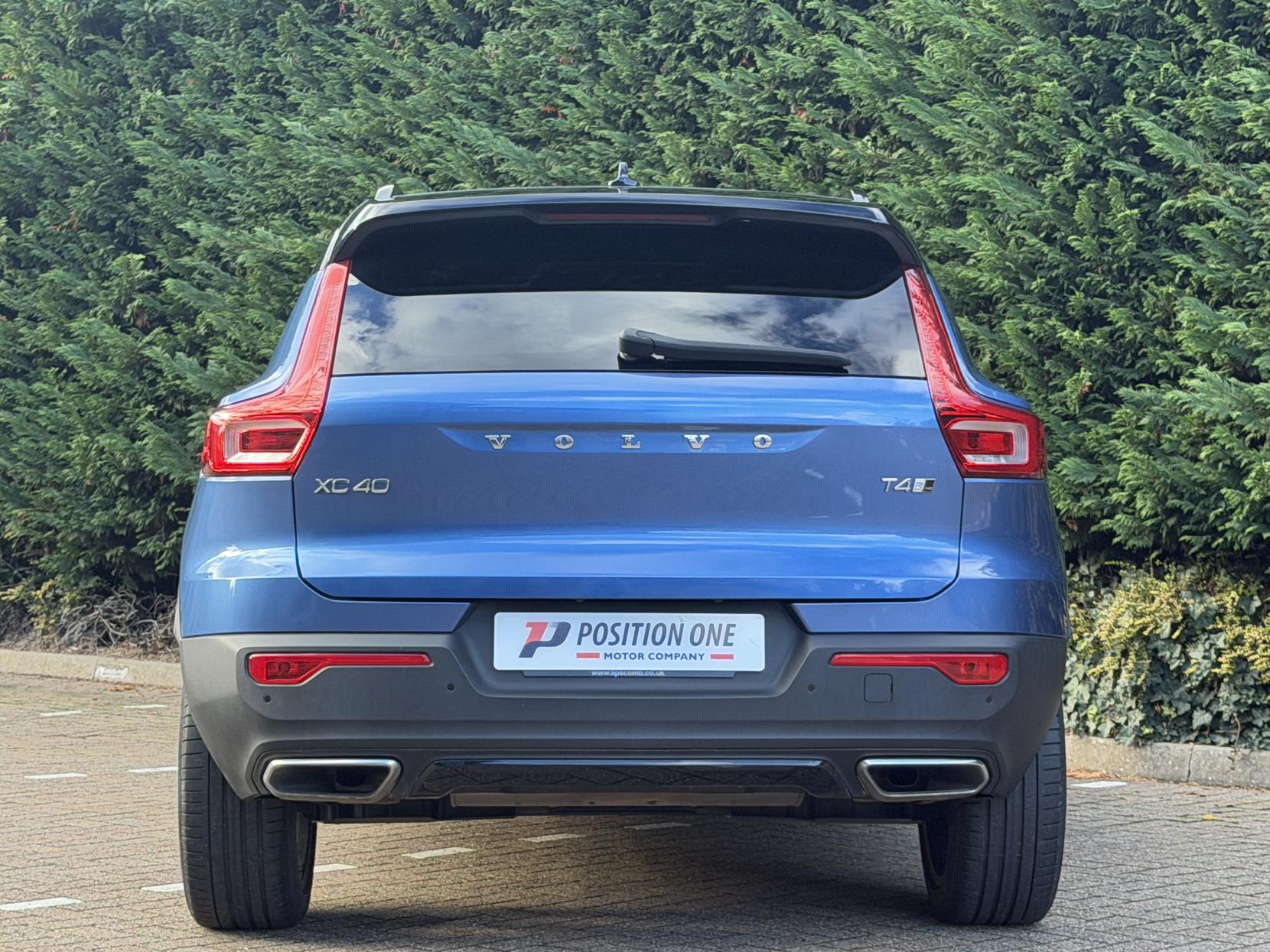 Volvo XC40 2.0 T4 R-Design Pro SUV 5dr Petrol Auto AWD Euro 6 (s/s) (190 ps)