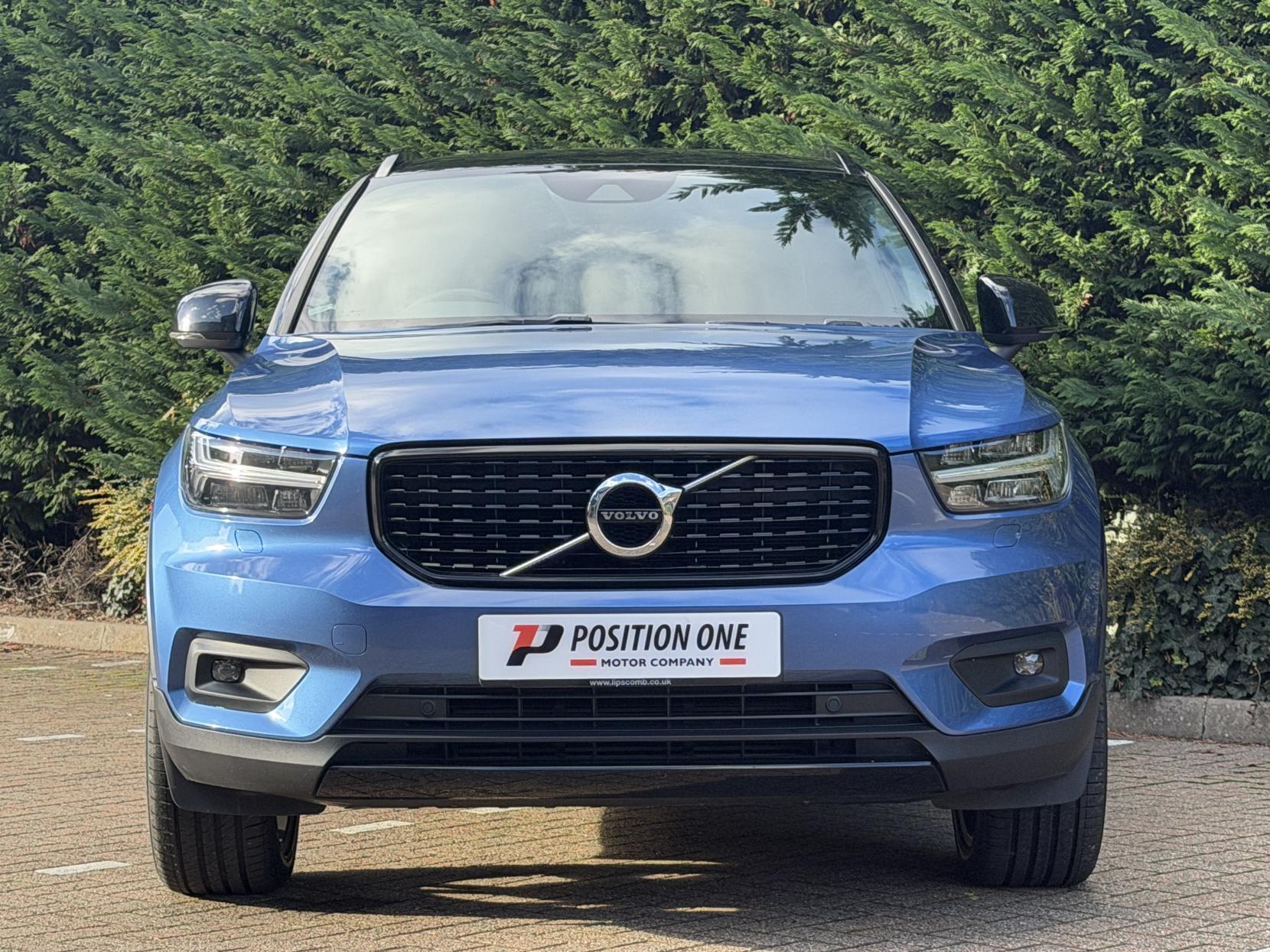 Volvo XC40 2.0 T4 R-Design Pro SUV 5dr Petrol Auto AWD Euro 6 (s/s) (190 ps)