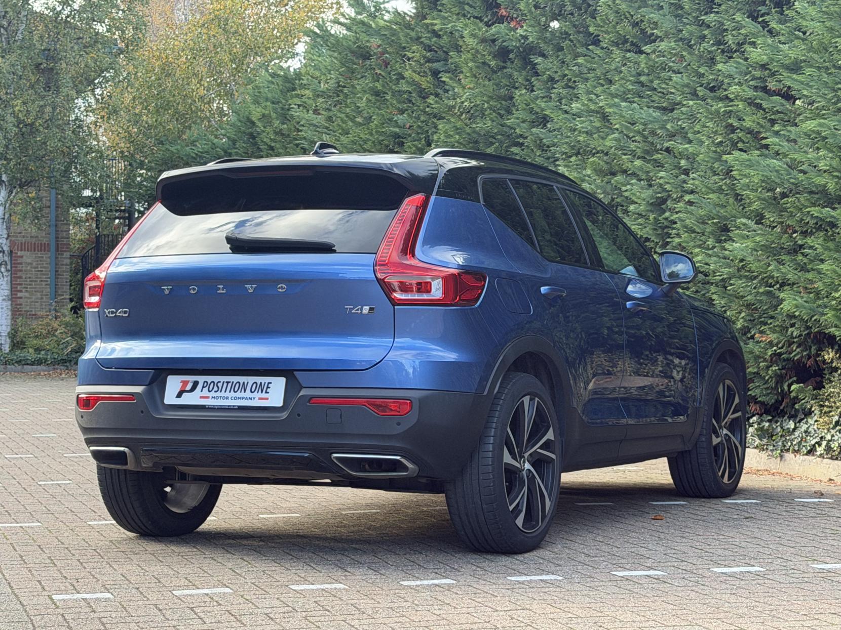 Volvo XC40 2.0 T4 R-Design Pro SUV 5dr Petrol Auto AWD Euro 6 (s/s) (190 ps)