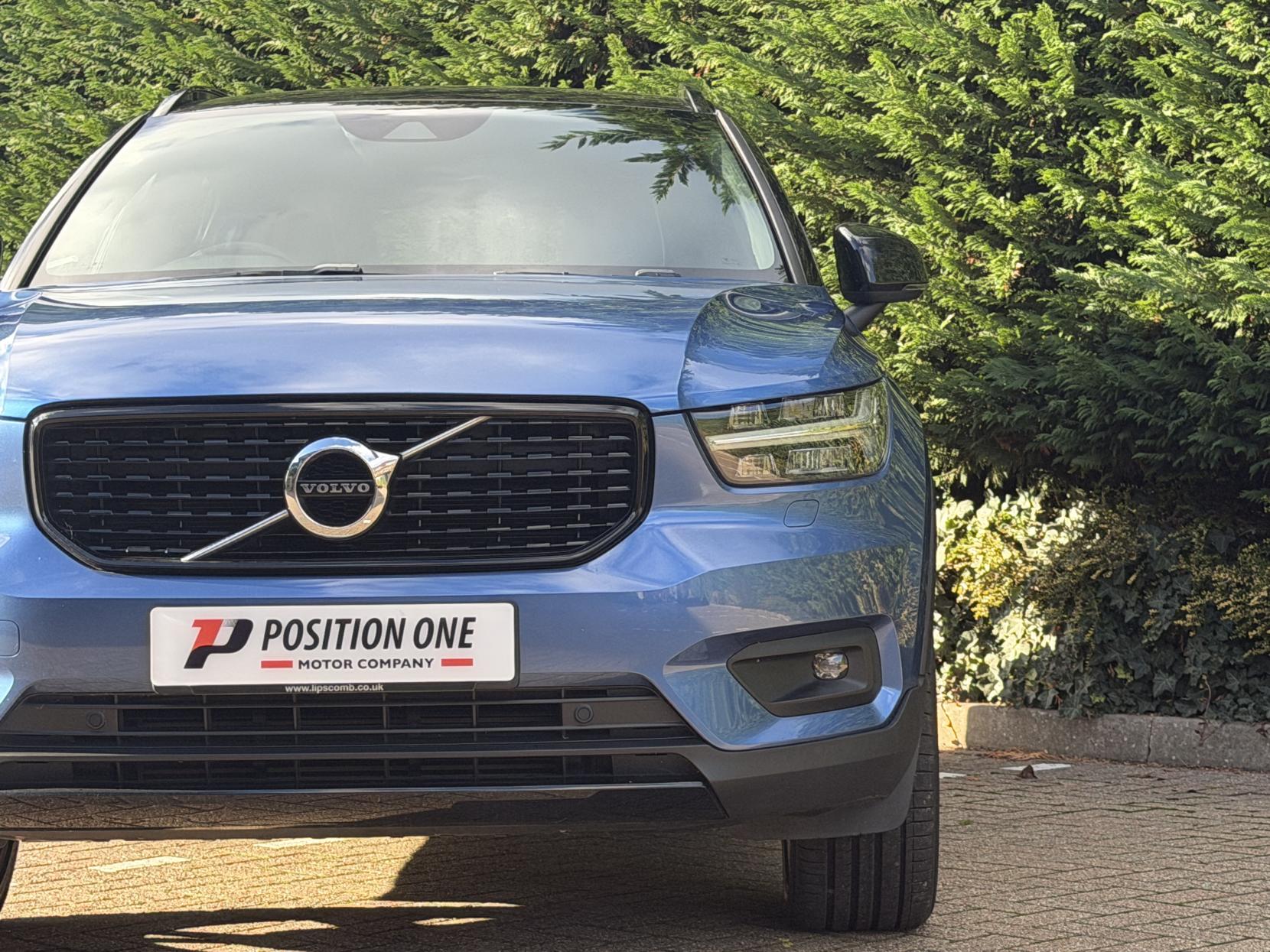 Volvo XC40 2.0 T4 R-Design Pro SUV 5dr Petrol Auto AWD Euro 6 (s/s) (190 ps)