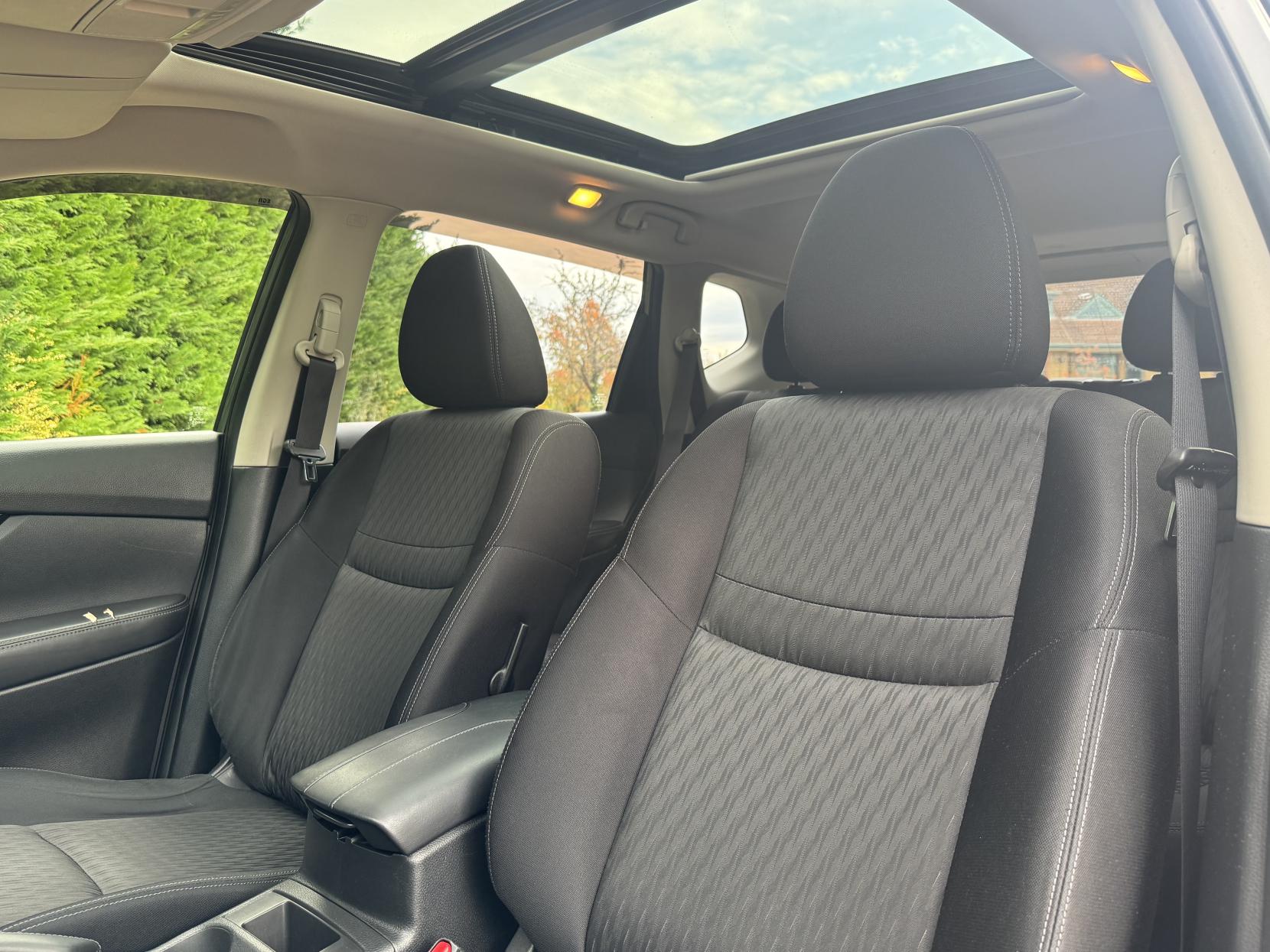 Nissan X-Trail 1.6 dCi N-Connecta SUV 5dr Diesel XTRON Euro 6 (s/s) (130 ps)