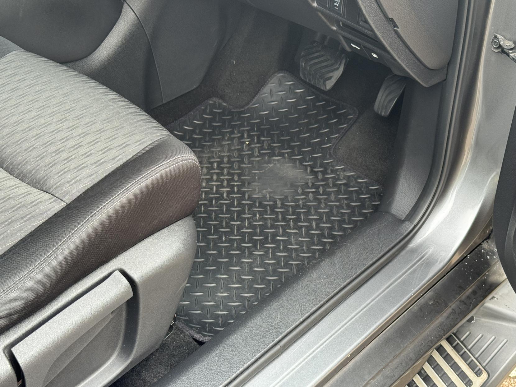 Nissan X-Trail 1.6 dCi N-Connecta SUV 5dr Diesel XTRON Euro 6 (s/s) (130 ps)