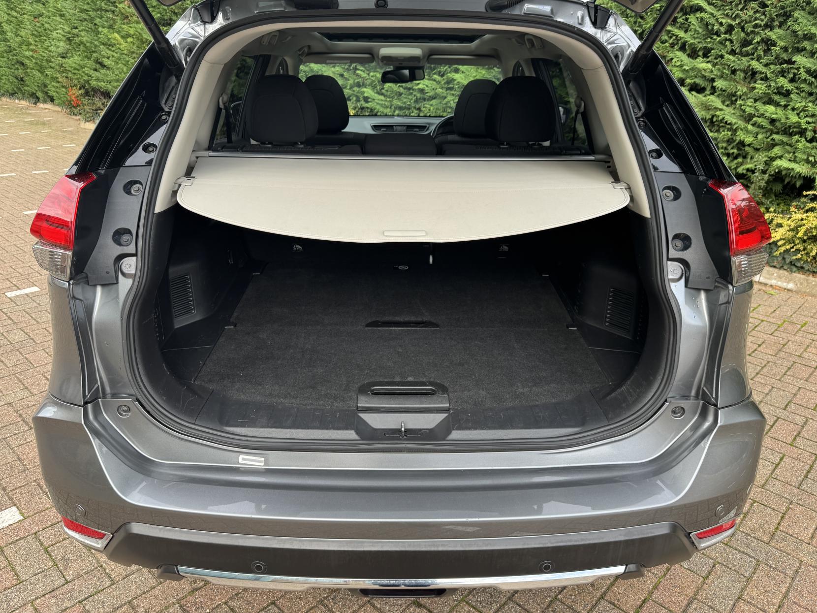 Nissan X-Trail 1.6 dCi N-Connecta SUV 5dr Diesel XTRON Euro 6 (s/s) (130 ps)