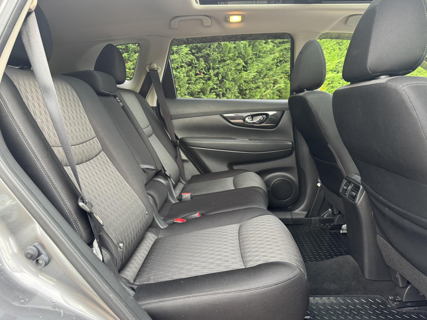 Nissan X-Trail 1.6 dCi N-Connecta SUV 5dr Diesel XTRON Euro 6 (s/s) (130 ps)