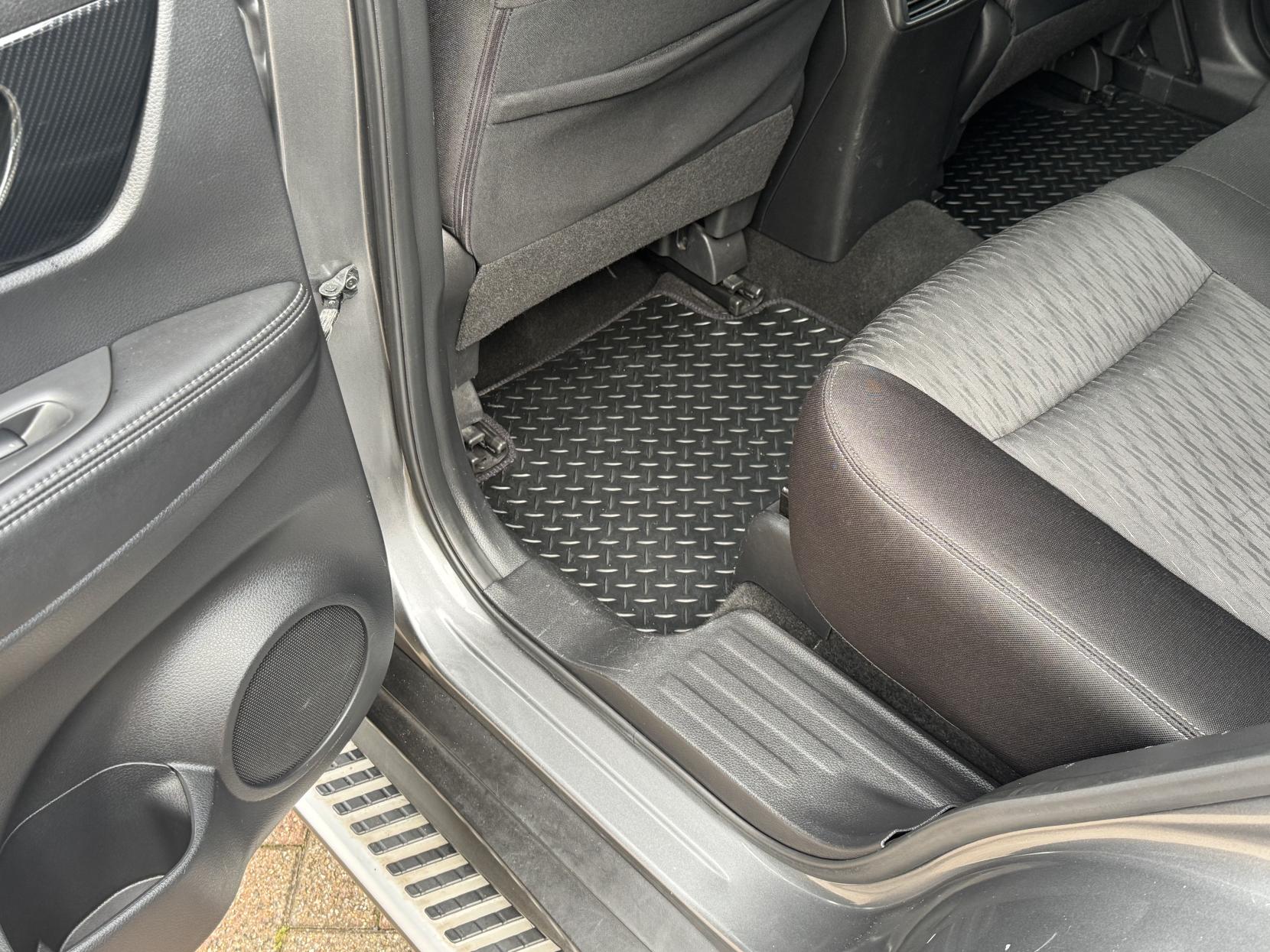 Nissan X-Trail 1.6 dCi N-Connecta SUV 5dr Diesel XTRON Euro 6 (s/s) (130 ps)