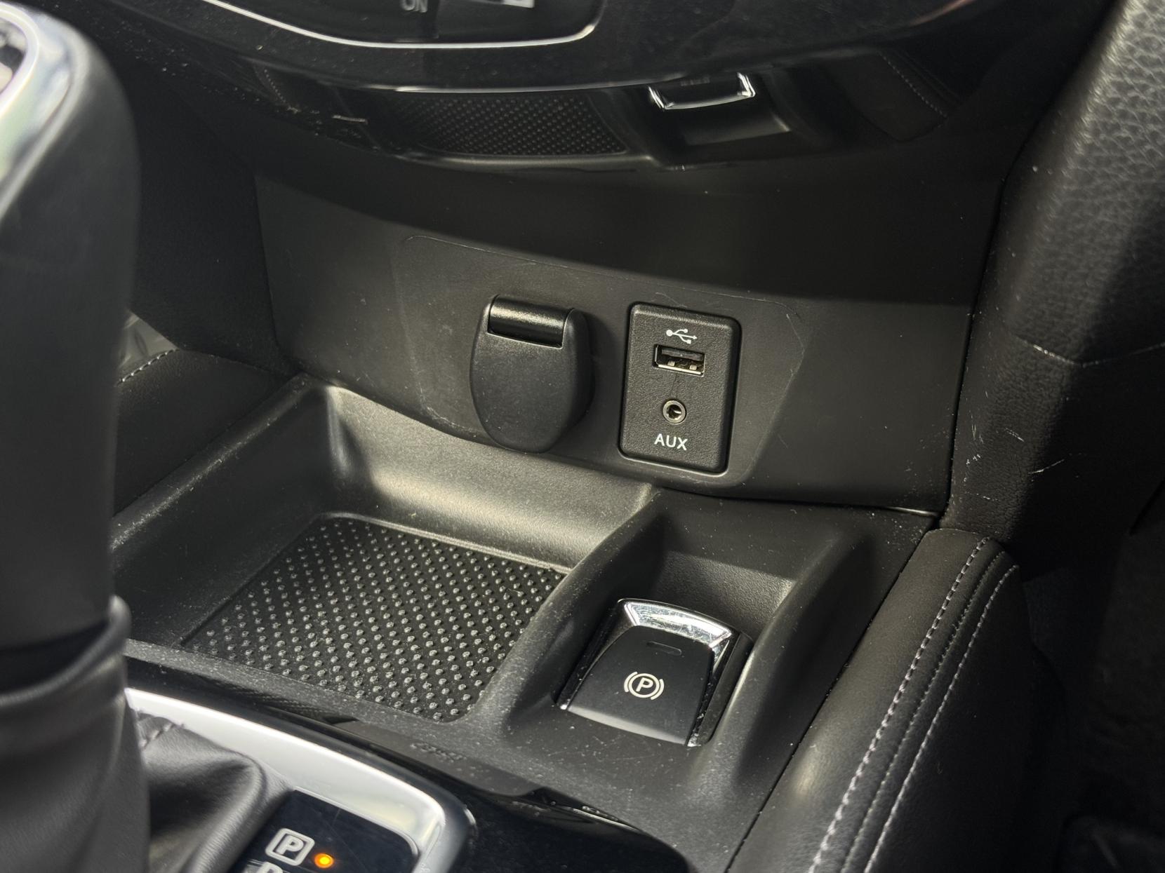 Nissan X-Trail 1.6 dCi N-Connecta SUV 5dr Diesel XTRON Euro 6 (s/s) (130 ps)