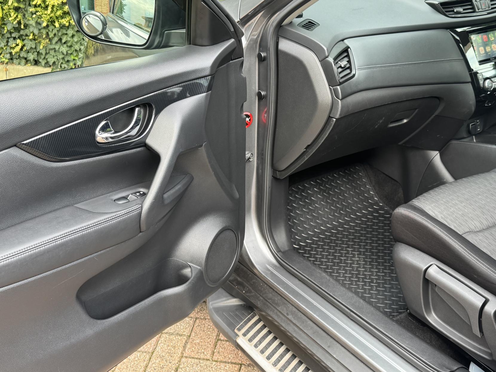 Nissan X-Trail 1.6 dCi N-Connecta SUV 5dr Diesel XTRON Euro 6 (s/s) (130 ps)