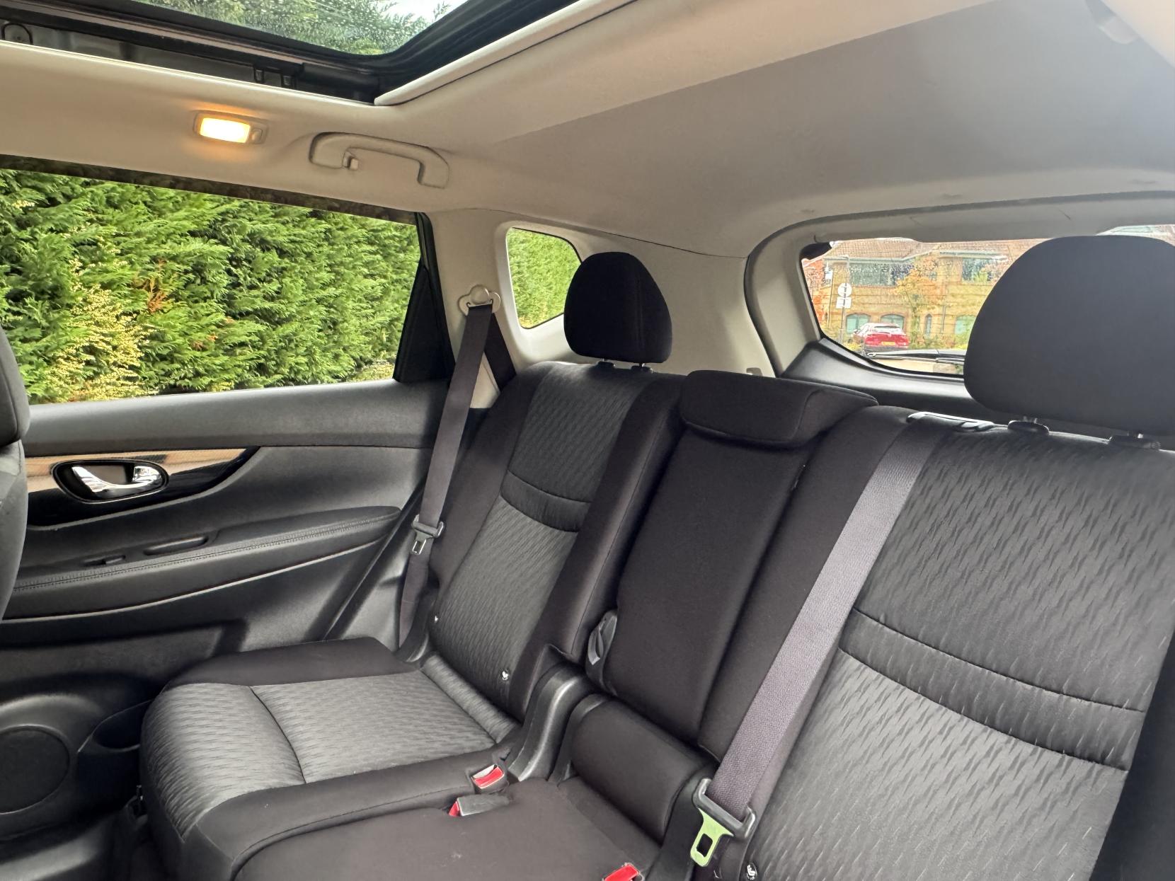 Nissan X-Trail 1.6 dCi N-Connecta SUV 5dr Diesel XTRON Euro 6 (s/s) (130 ps)