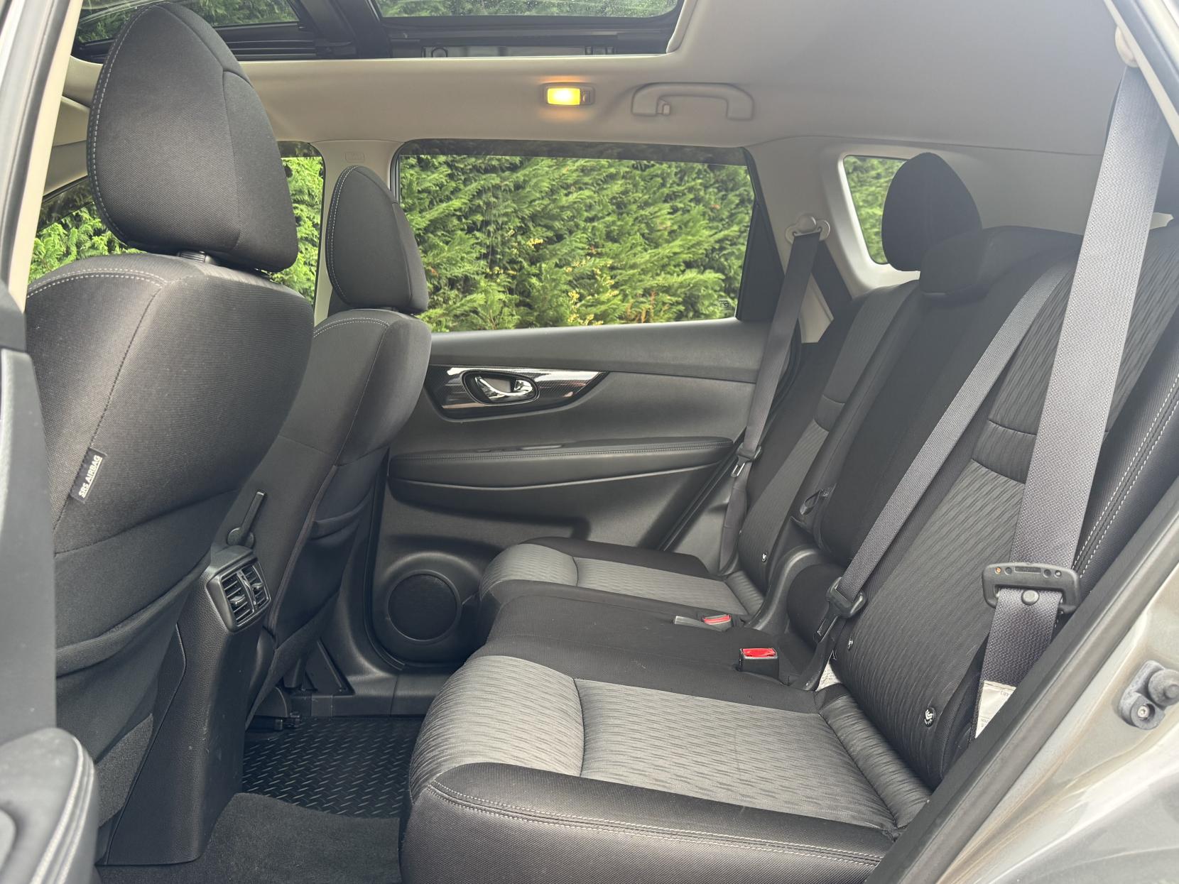 Nissan X-Trail 1.6 dCi N-Connecta SUV 5dr Diesel XTRON Euro 6 (s/s) (130 ps)