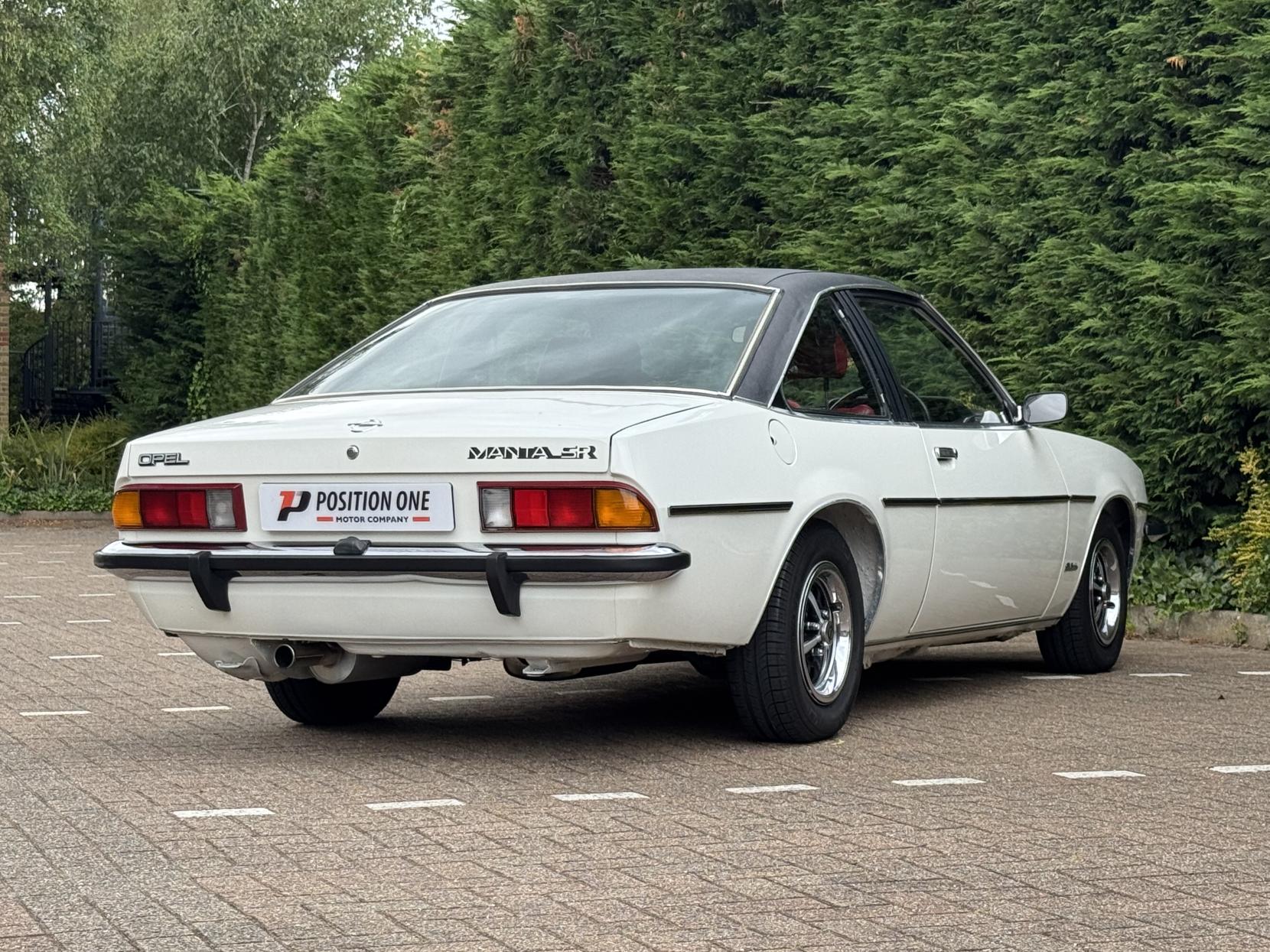 Opel Manta 1.8 Berlinetta Coupe 2dr Petrol Manual (90 bhp)