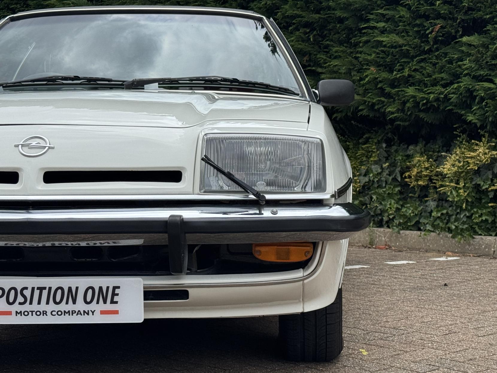 Opel Manta 1.8 Berlinetta Coupe 2dr Petrol Manual (90 bhp)