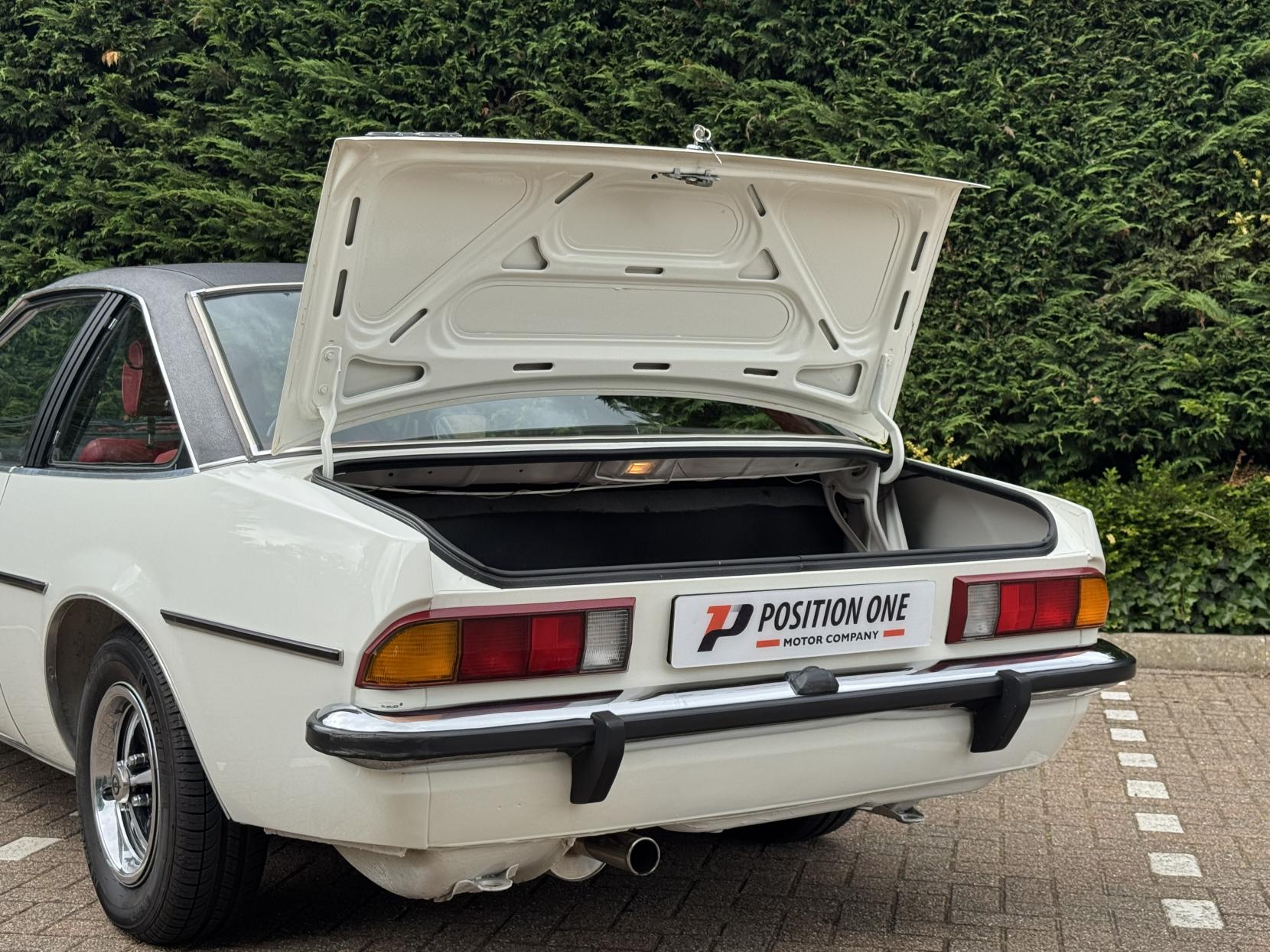 Opel Manta 1.8 Berlinetta Coupe 2dr Petrol Manual (90 bhp)
