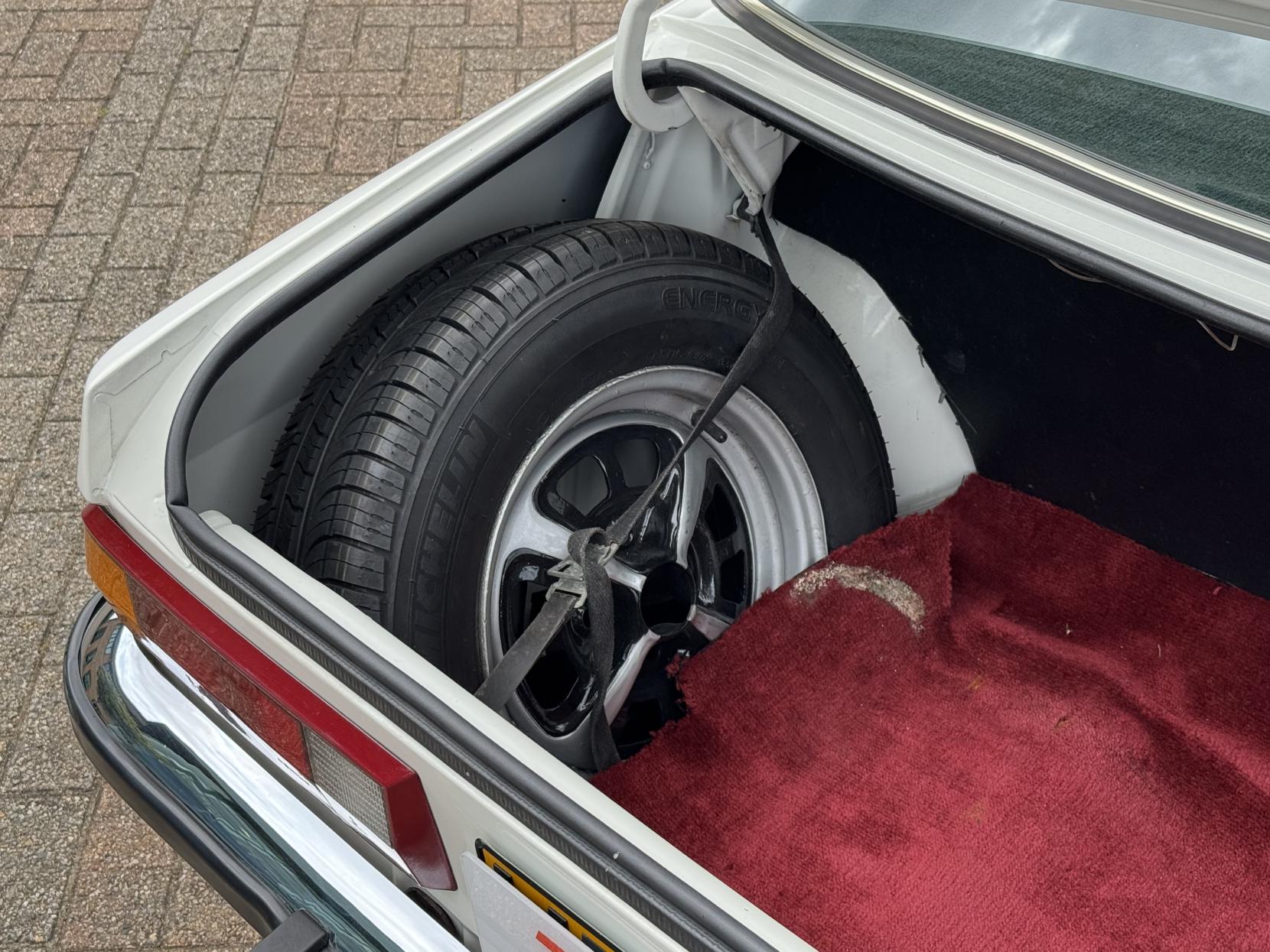 Opel Manta 1.8 Berlinetta Coupe 2dr Petrol Manual (90 bhp)