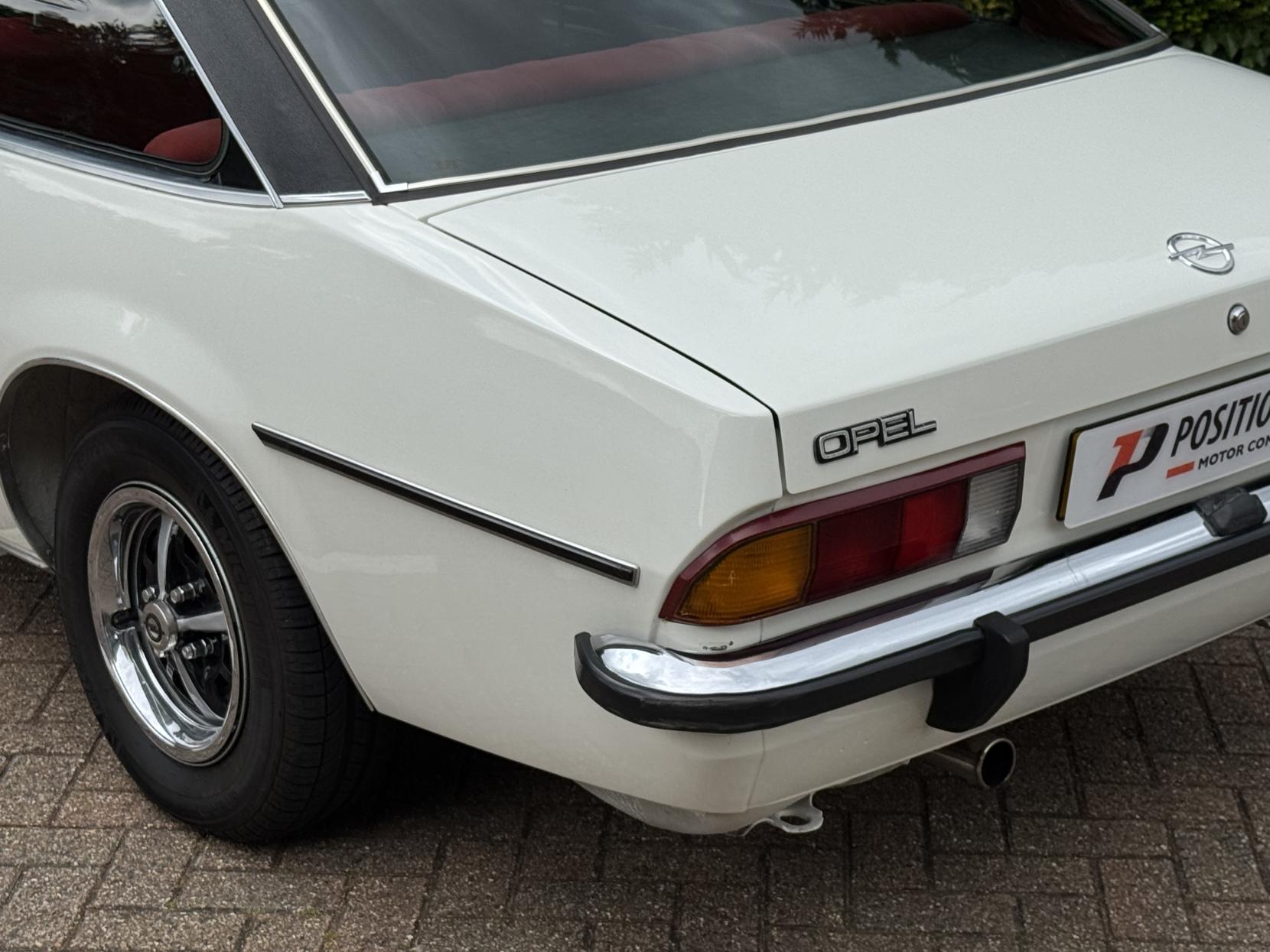 Opel Manta 1.8 Berlinetta Coupe 2dr Petrol Manual (90 bhp)