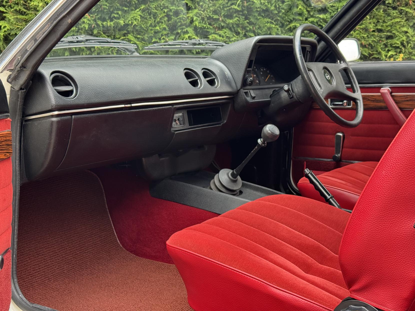 Opel Manta 1.8 Berlinetta Coupe 2dr Petrol Manual (90 bhp)