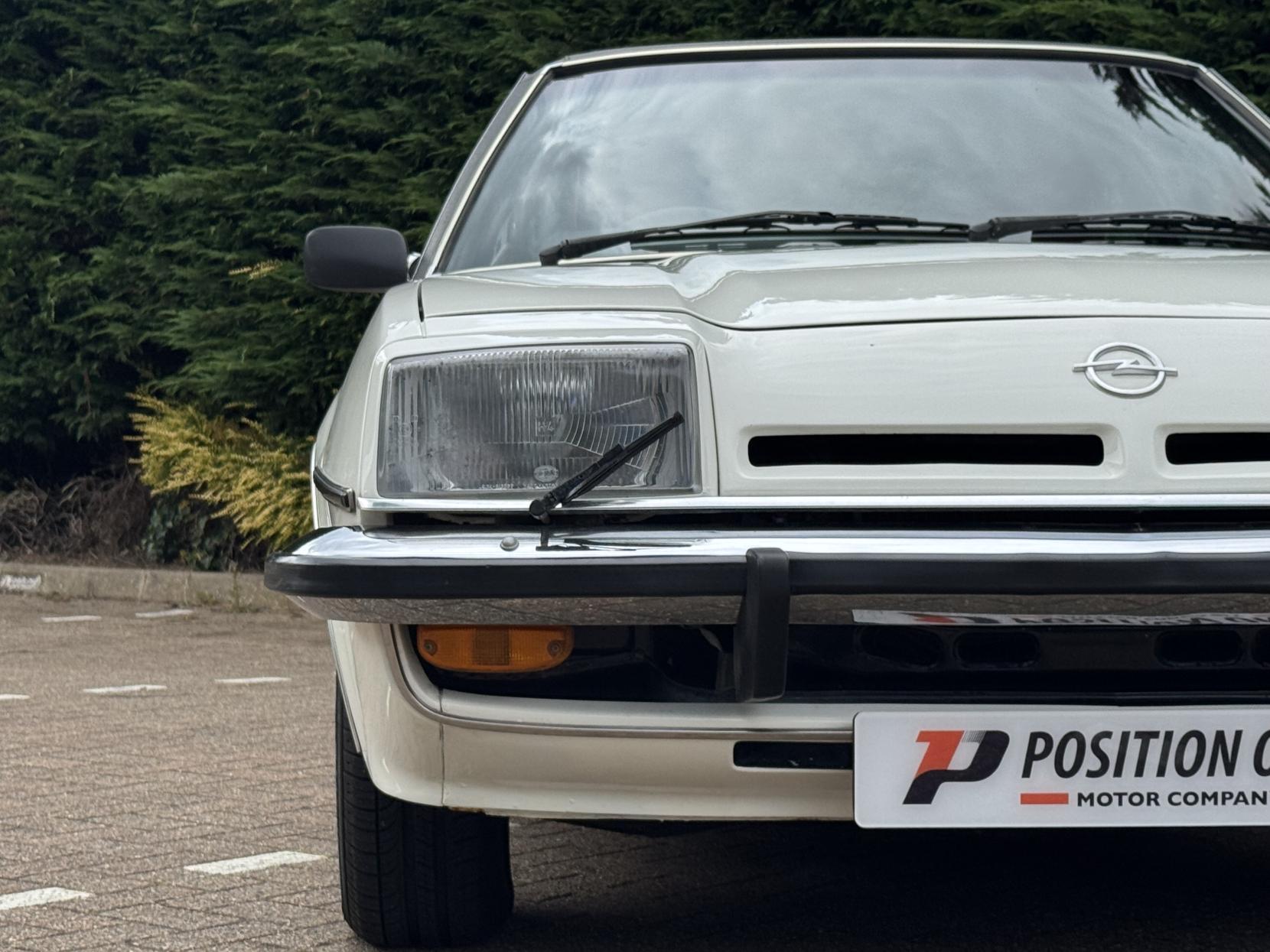 Opel Manta 1.8 Berlinetta Coupe 2dr Petrol Manual (90 bhp)