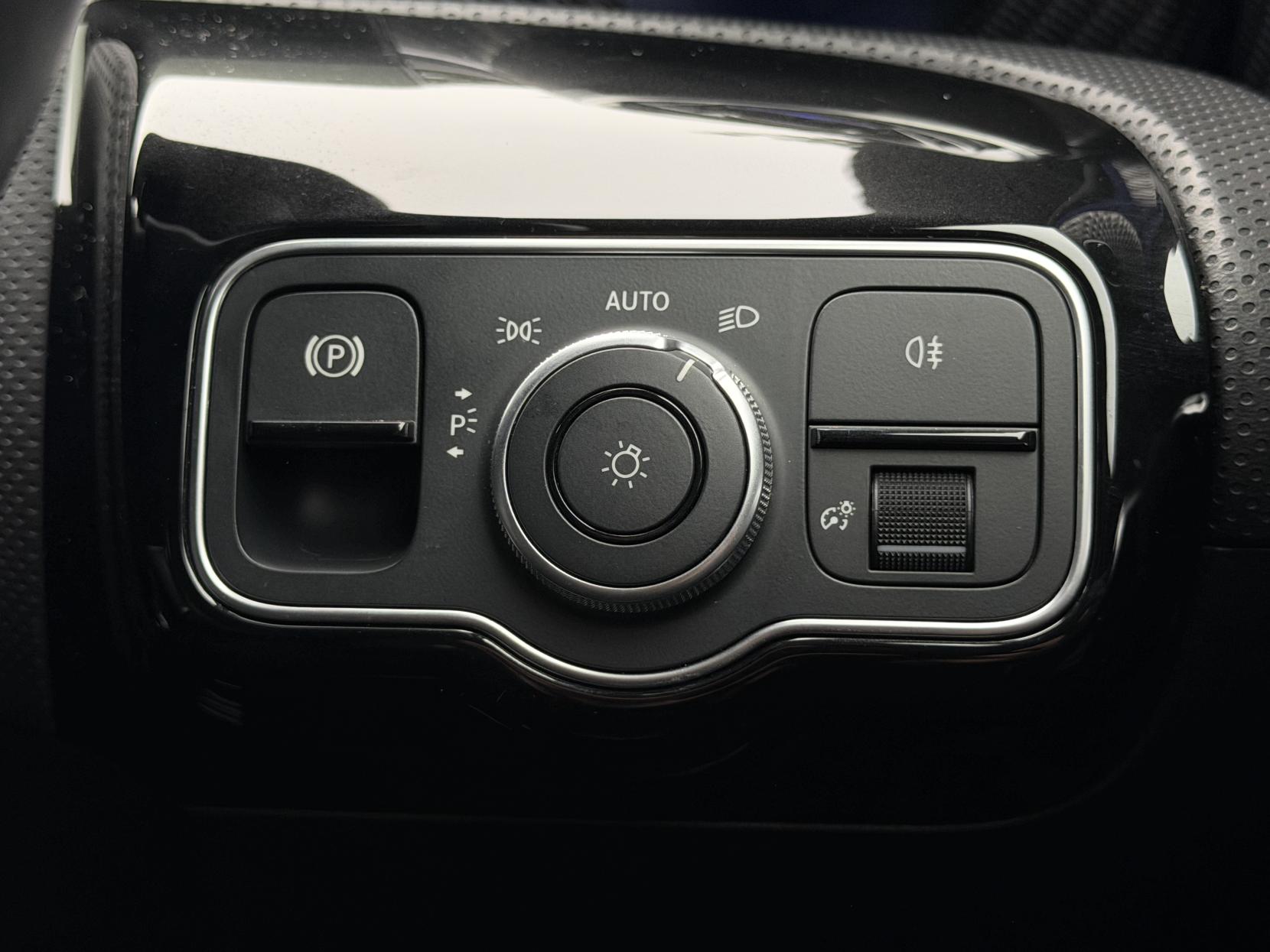 Mercedes-Benz A Class 1.3 A180h MHEV Sport (Executive) Hatchback 5dr Petrol Hybrid 7G-DCT Euro 6 (s/s) (150 ps)