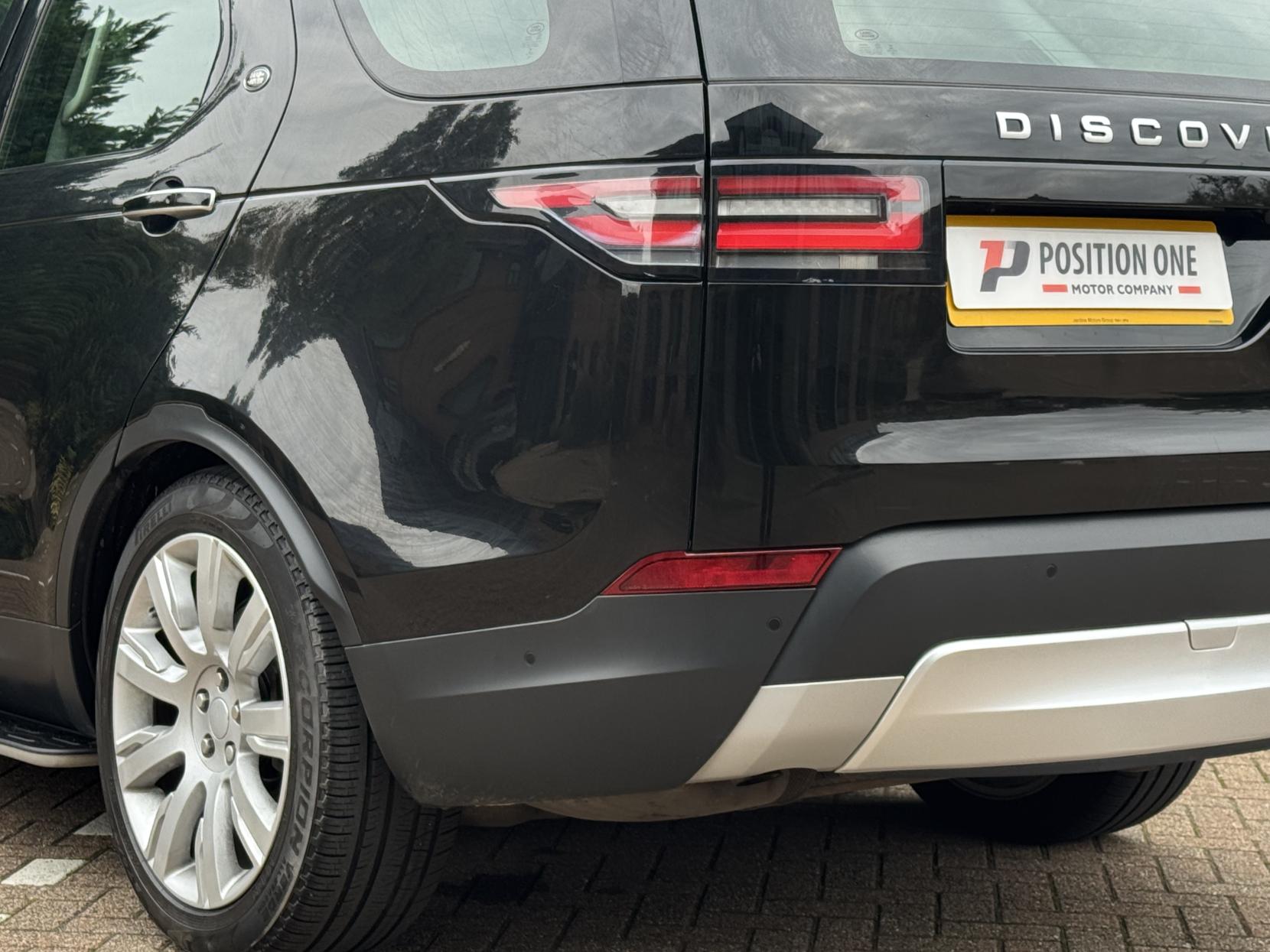 Land Rover Discovery 3.0 SD V6 HSE Luxury SUV 5dr Diesel Auto 4WD Euro 6 (s/s) (306 ps)