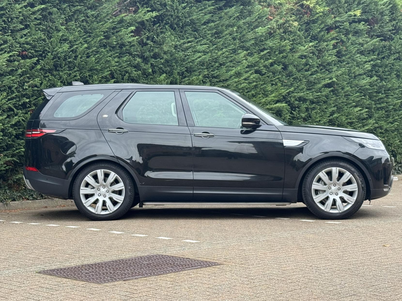 Land Rover Discovery 3.0 SD V6 HSE Luxury SUV 5dr Diesel Auto 4WD Euro 6 (s/s) (306 ps)