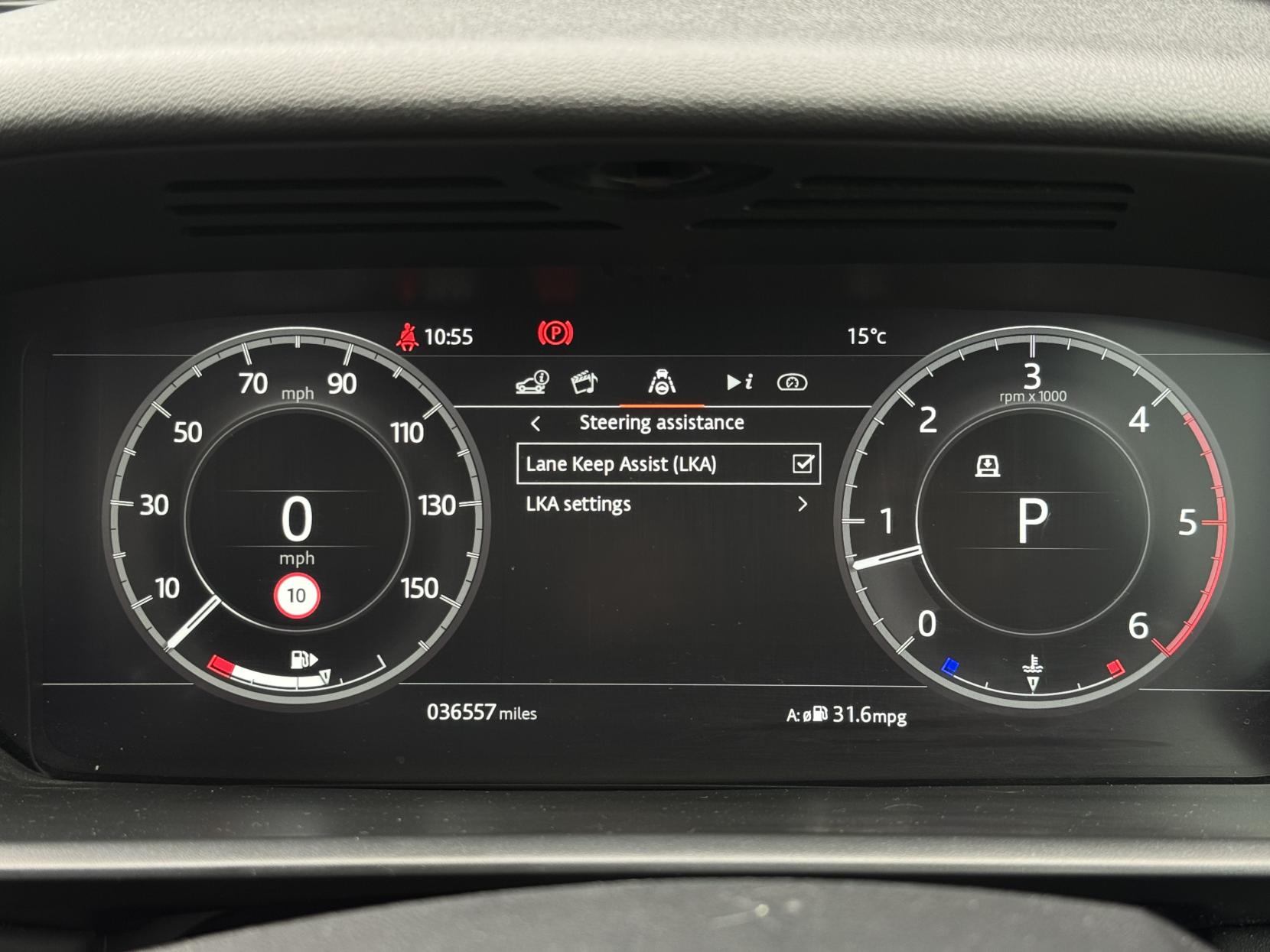 Land Rover Discovery 3.0 SD V6 HSE Luxury SUV 5dr Diesel Auto 4WD Euro 6 (s/s) (306 ps)