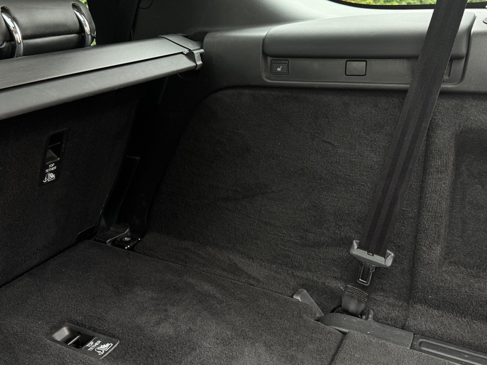 Land Rover Discovery 3.0 SD V6 HSE Luxury SUV 5dr Diesel Auto 4WD Euro 6 (s/s) (306 ps)