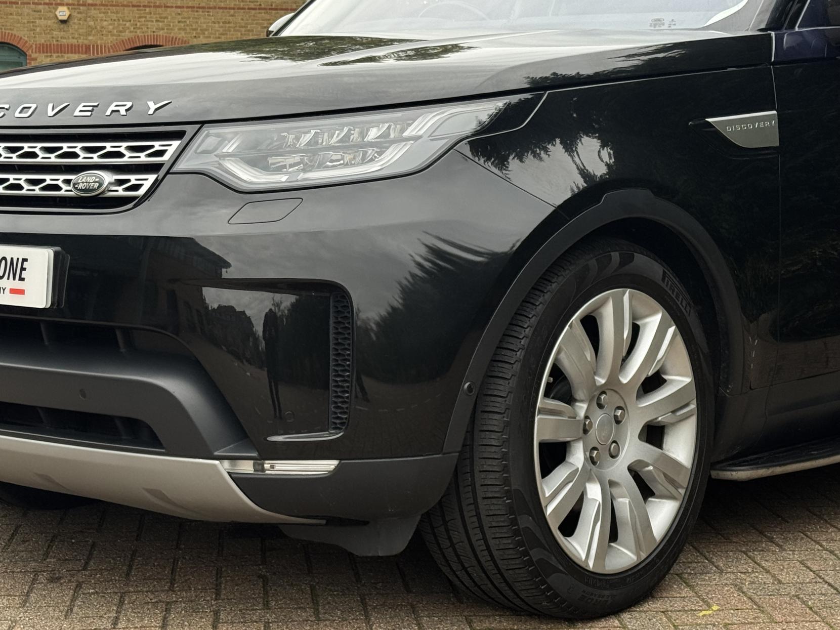 Land Rover Discovery 3.0 SD V6 HSE Luxury SUV 5dr Diesel Auto 4WD Euro 6 (s/s) (306 ps)